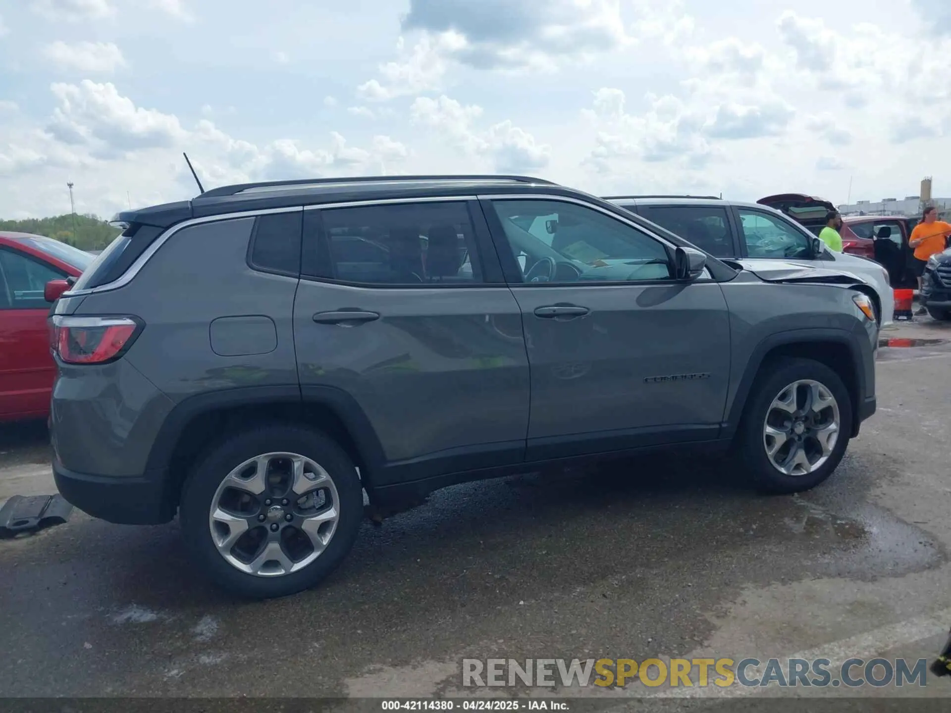 14 fotografías del automóvil dañado 3C4NJDCB3KT734161 JEEP COMPASS 2019