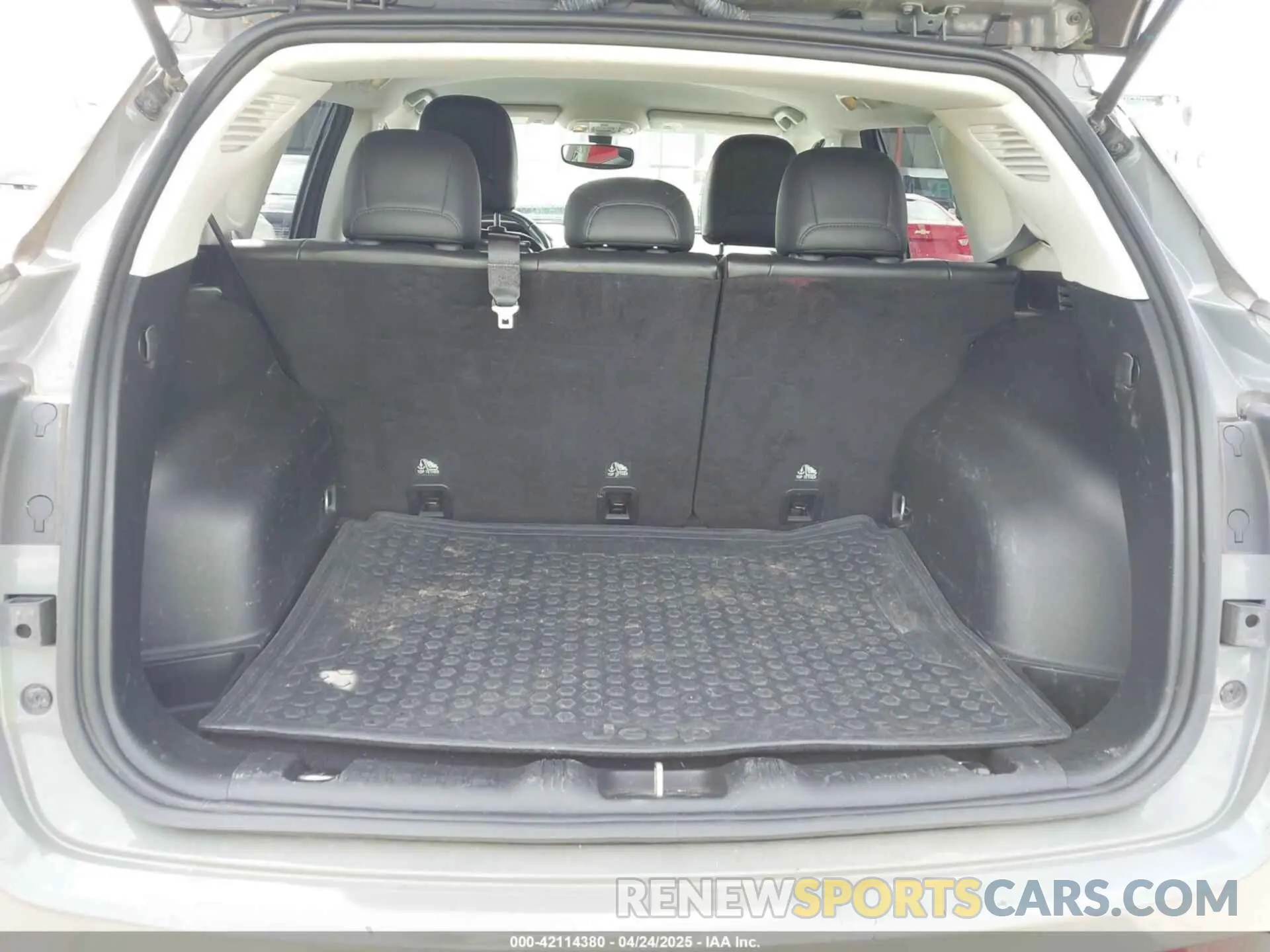 18 fotografías del automóvil dañado 3C4NJDCB3KT734161 JEEP COMPASS 2019