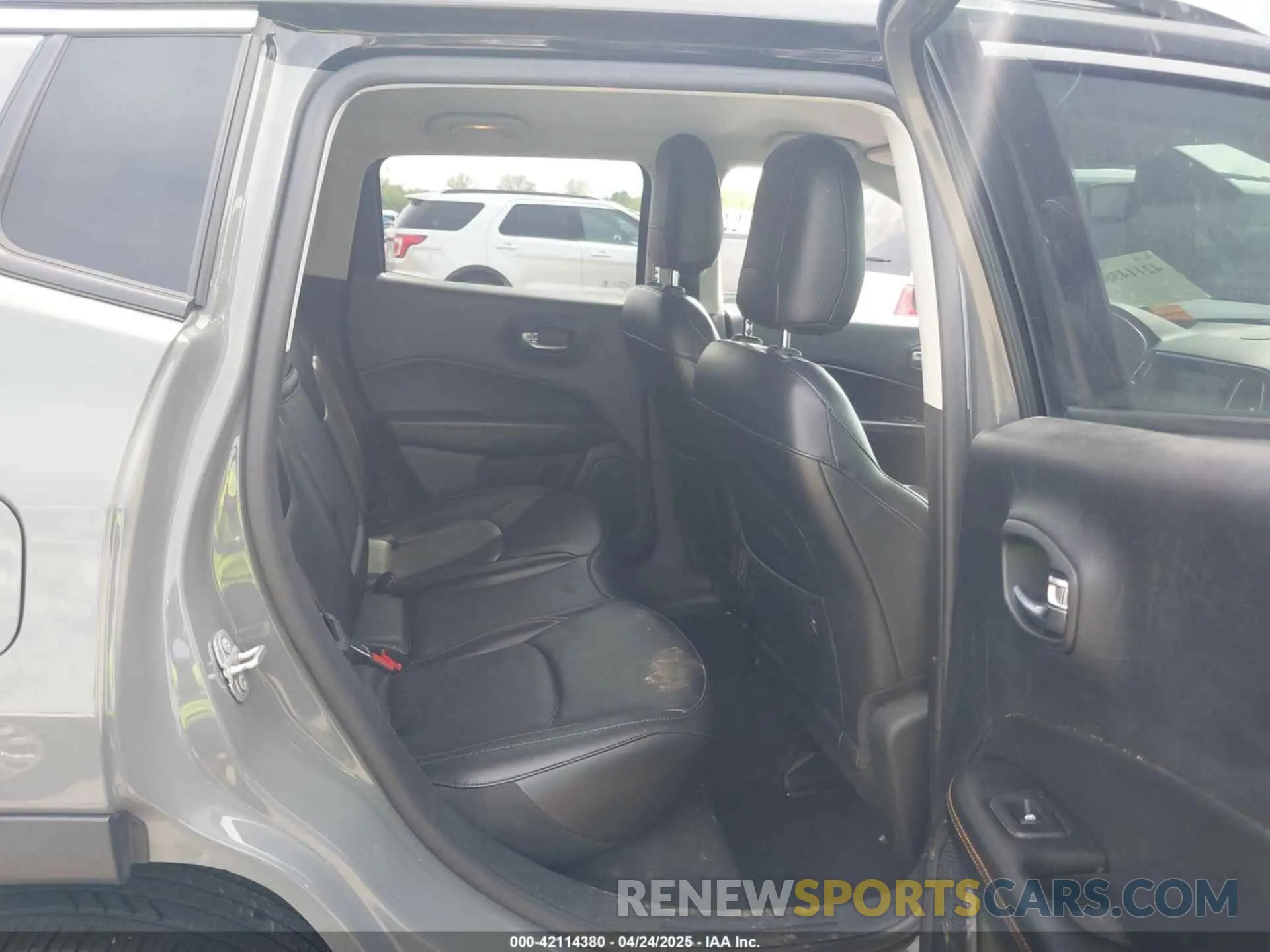 8 fotografías del automóvil dañado 3C4NJDCB3KT734161 JEEP COMPASS 2019