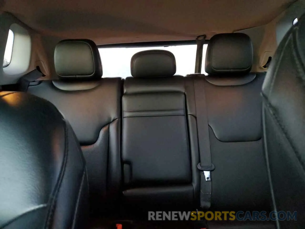 10 fotografías del automóvil dañado 3C4NJDCB4KT620606 JEEP COMPASS 2019
