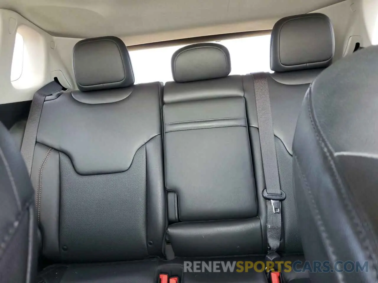 10 fotografías del automóvil dañado 3C4NJDCB4KT791758 JEEP COMPASS 2019