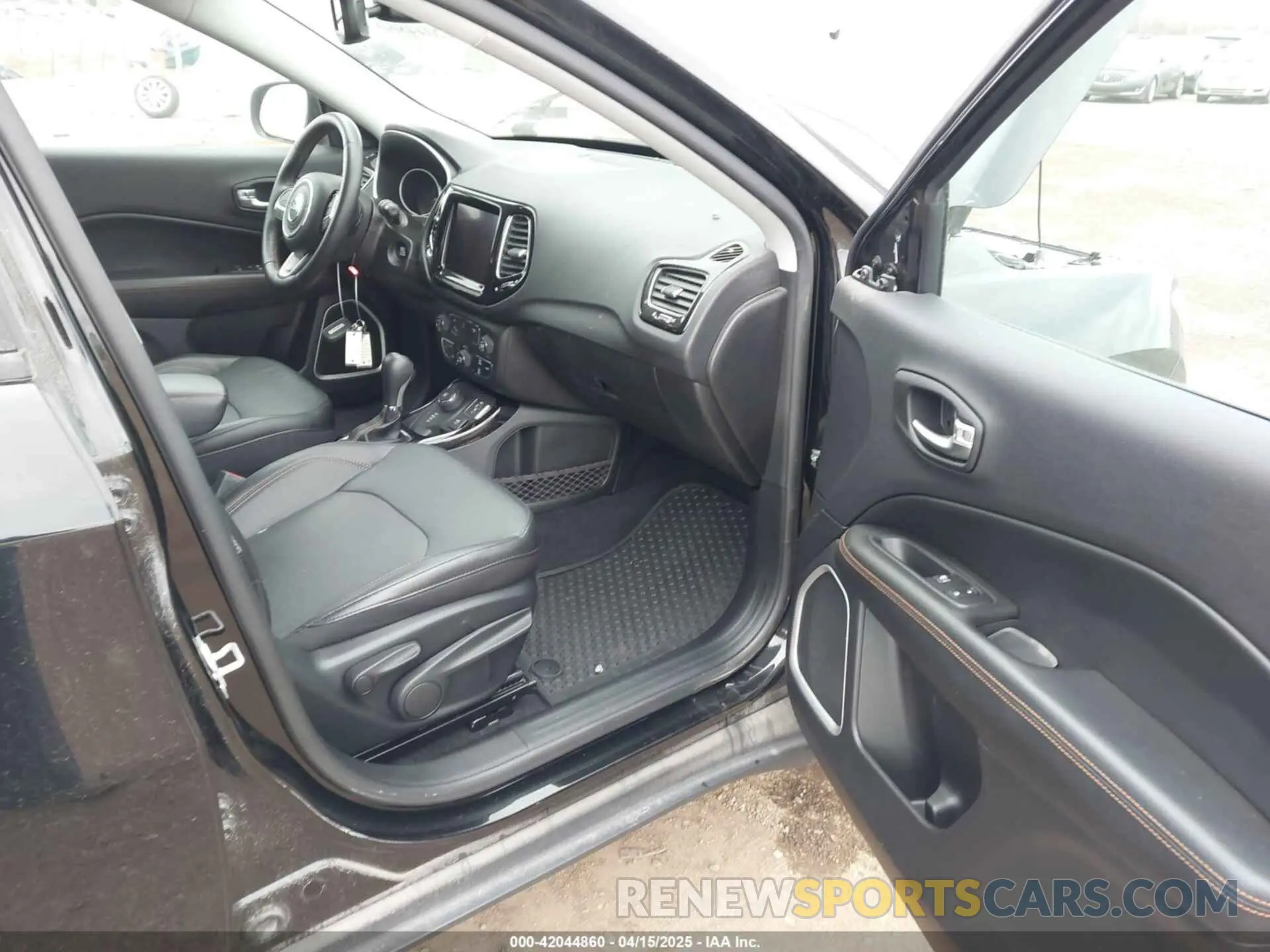 5 fotografías del automóvil dañado 3C4NJDCB5KT812231 JEEP COMPASS 2019
