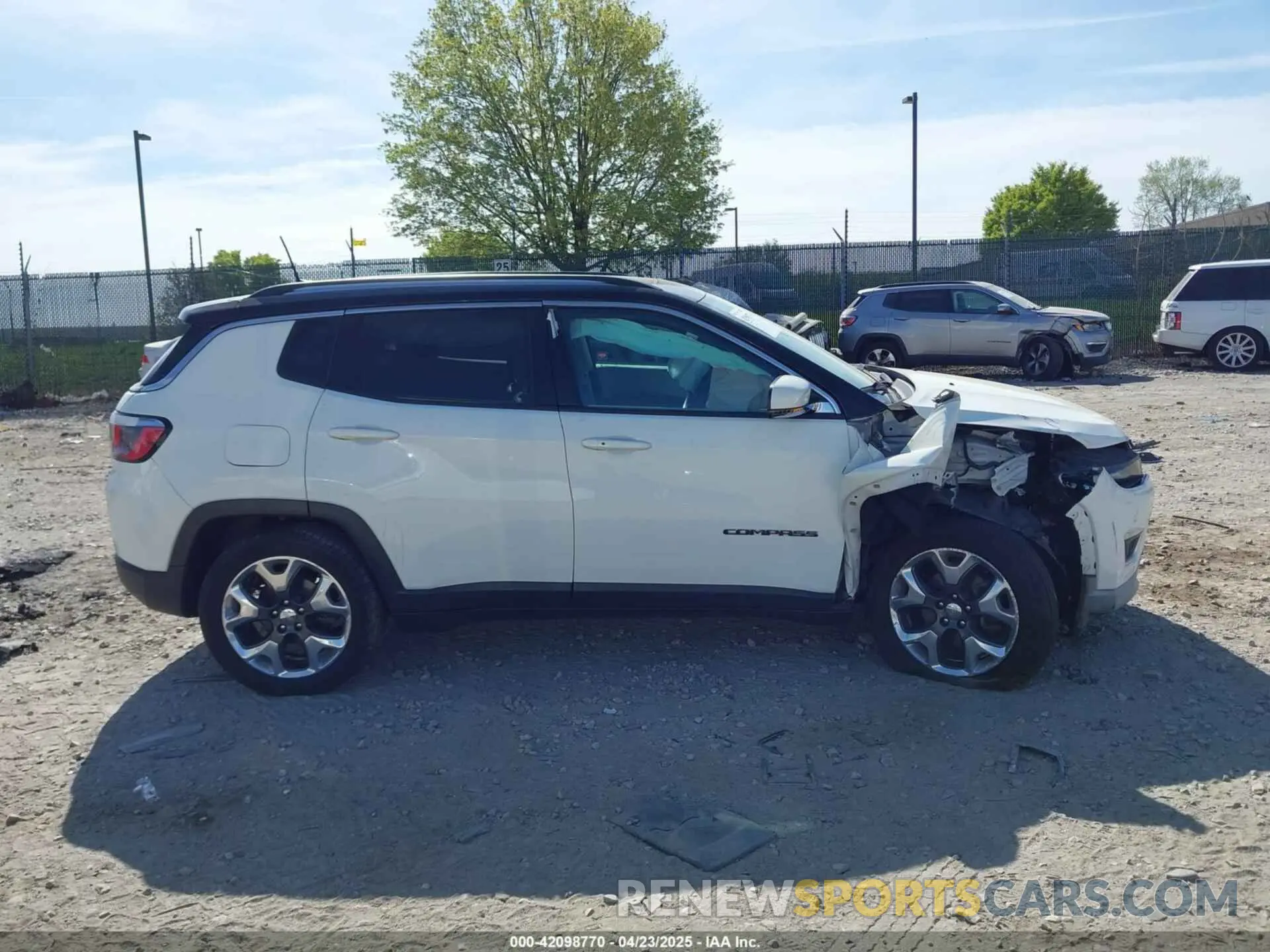 12 fotografías del automóvil dañado 3C4NJDCB6KT740505 JEEP COMPASS 2019