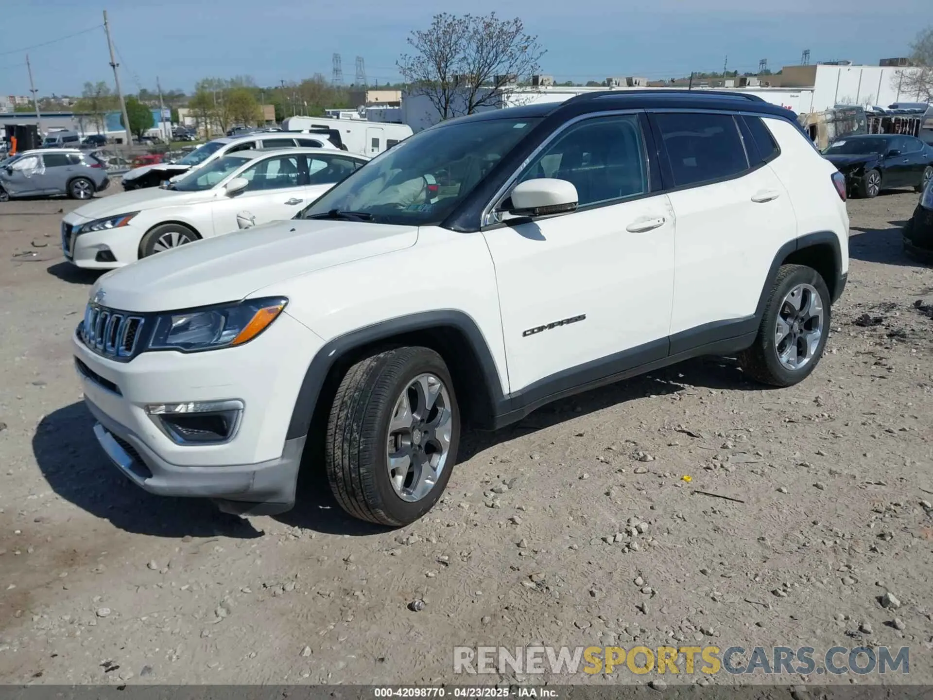 2 fotografías del automóvil dañado 3C4NJDCB6KT740505 JEEP COMPASS 2019