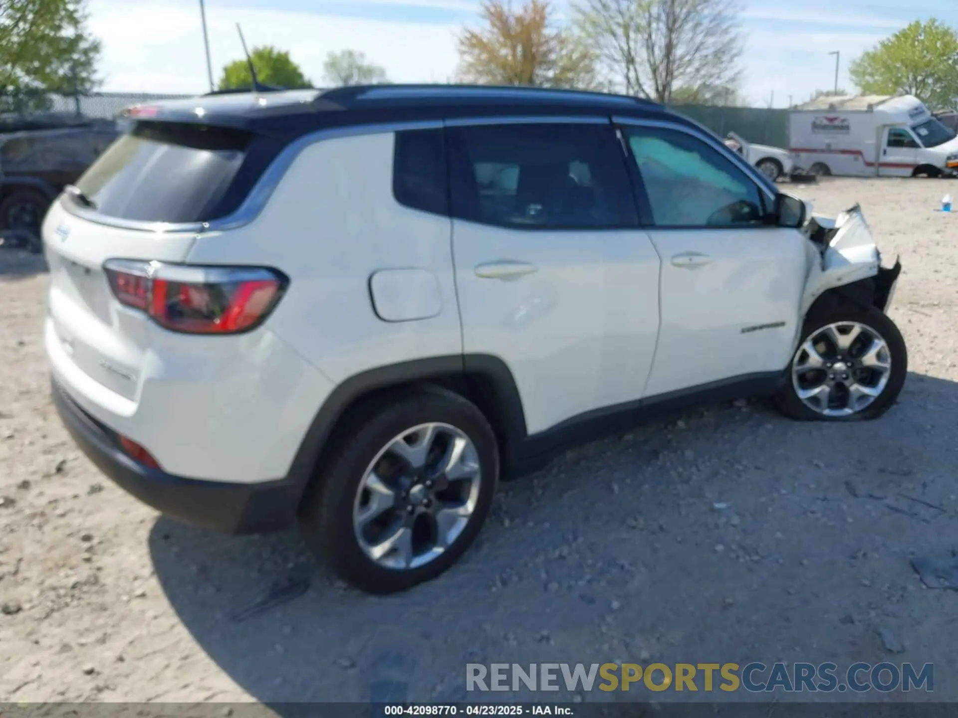 4 fotografías del automóvil dañado 3C4NJDCB6KT740505 JEEP COMPASS 2019
