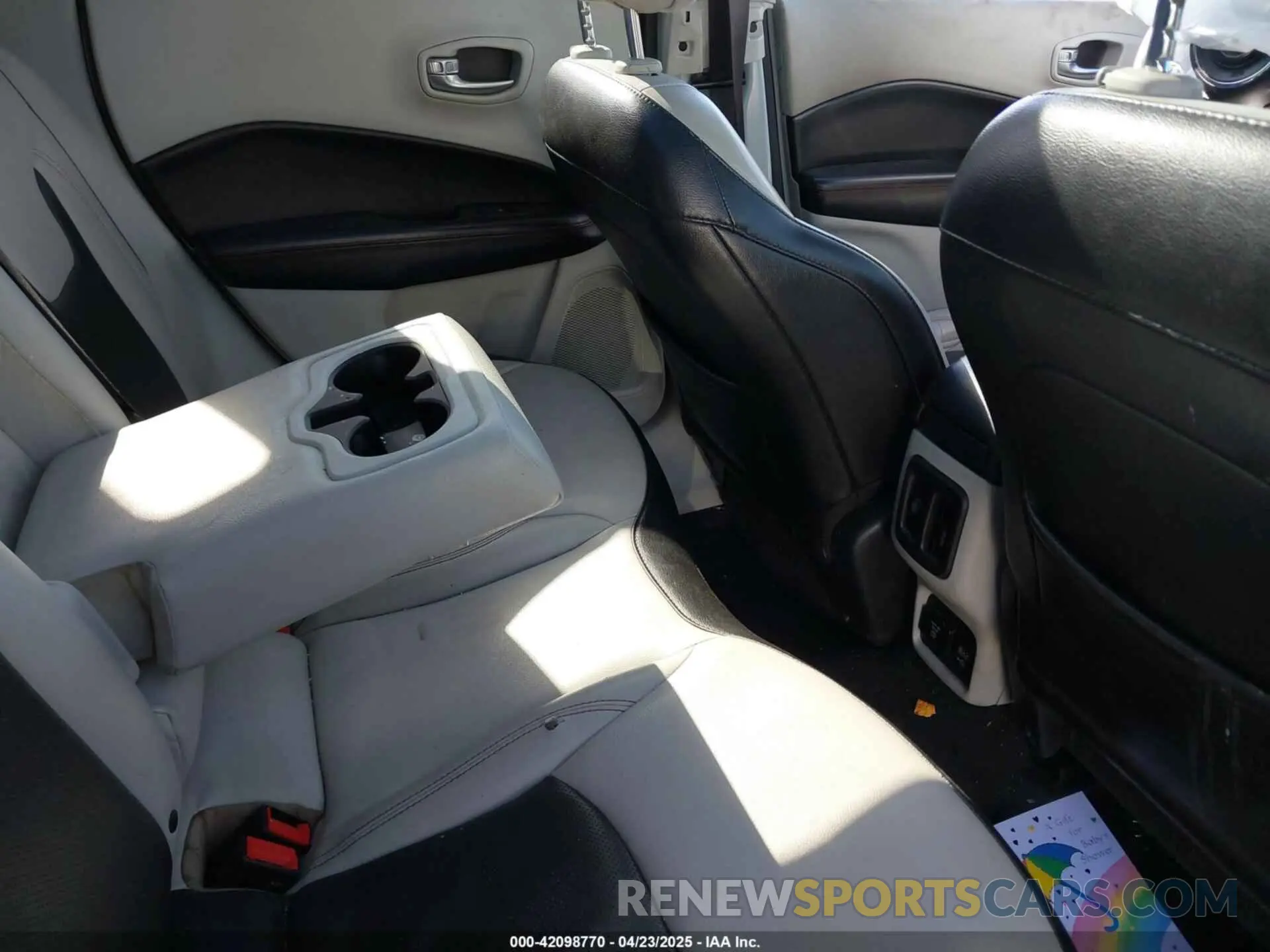 8 fotografías del automóvil dañado 3C4NJDCB6KT740505 JEEP COMPASS 2019