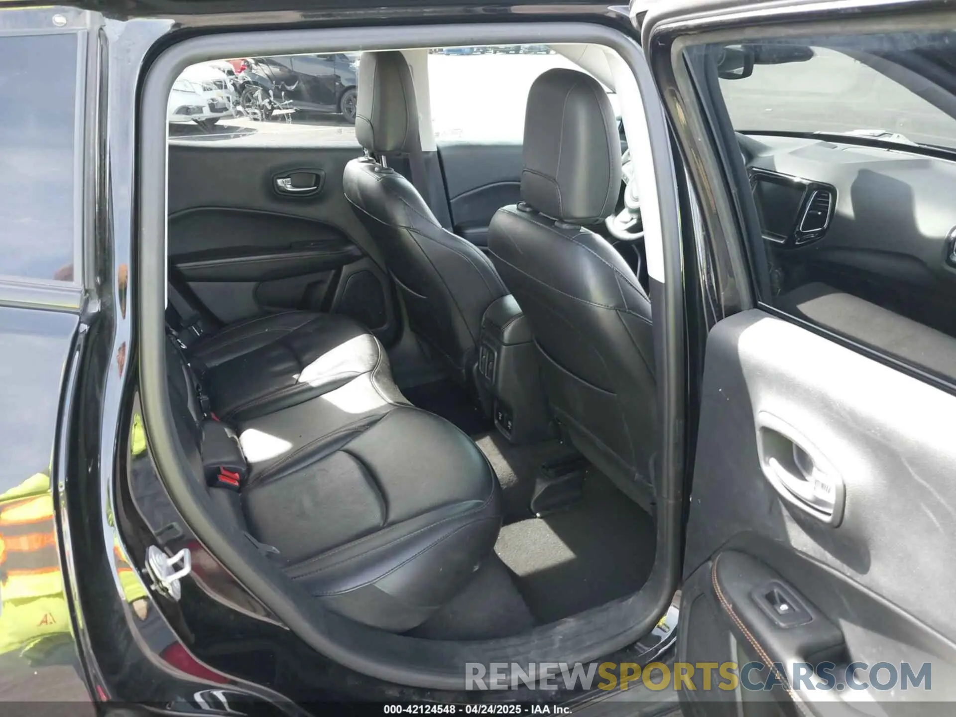 8 fotografías del automóvil dañado 3C4NJDCB7KT596544 JEEP COMPASS 2019