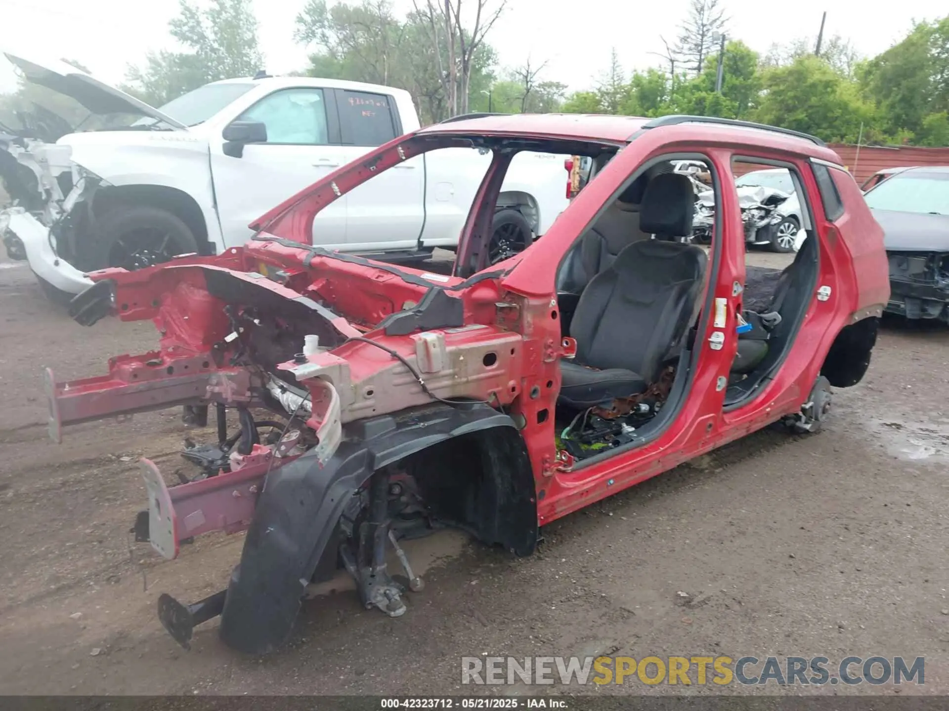 2 fotografías del automóvil dañado 3C4NJDCB7KT791012 JEEP COMPASS 2019