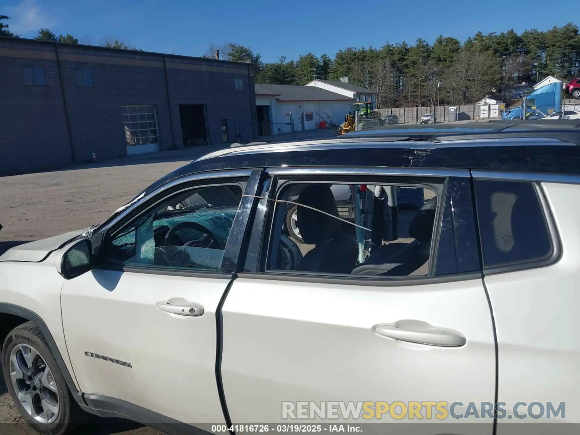 19 fotografías del automóvil dañado 3C4NJDCB8KT594382 JEEP COMPASS 2019
