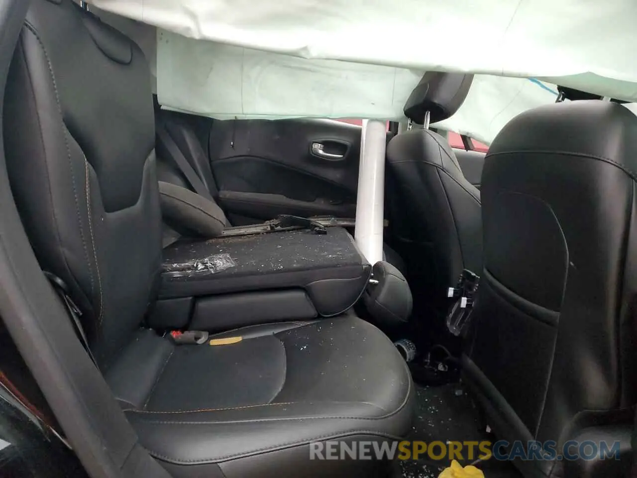 10 fotografías del automóvil dañado 3C4NJDCB8KT672479 JEEP COMPASS 2019