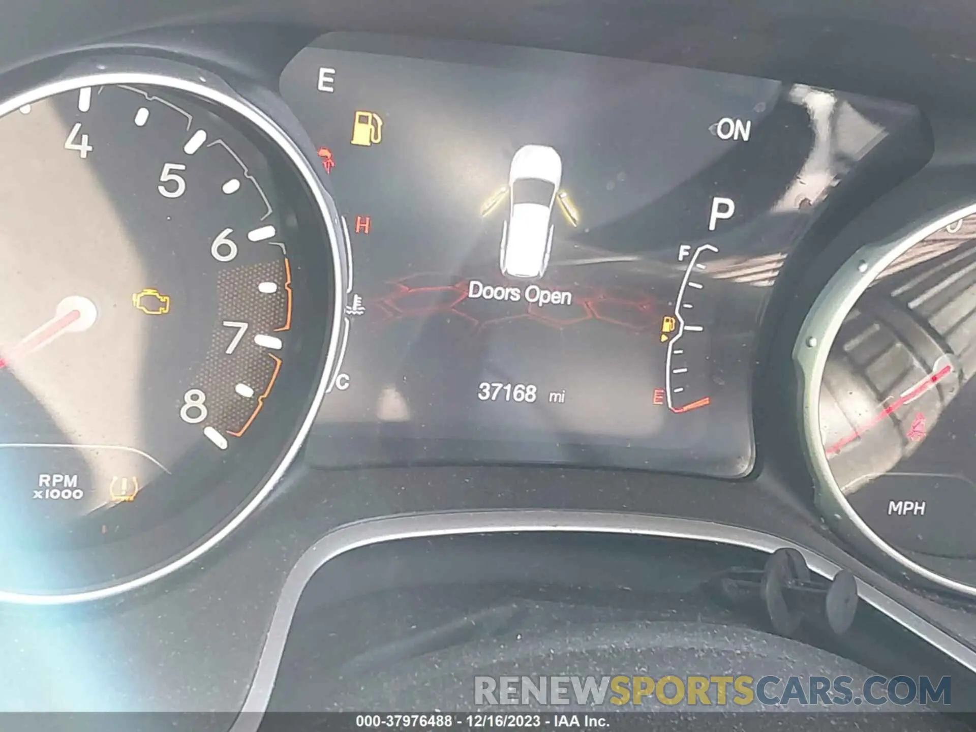 15 fotografías del automóvil dañado 3C4NJDCB9KT800583 JEEP COMPASS 2019