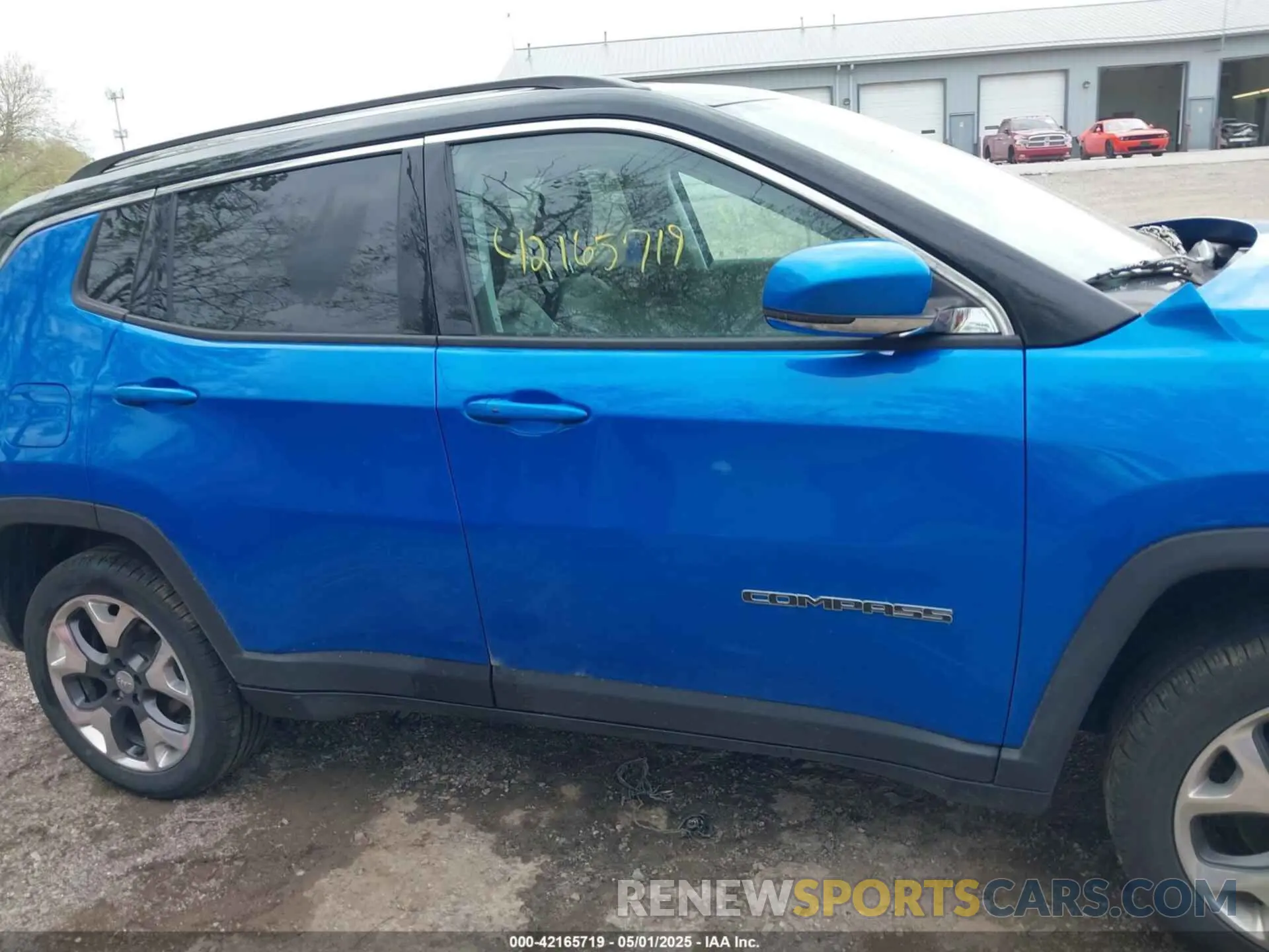 13 fotografías del automóvil dañado 3C4NJDCBXKT647860 JEEP COMPASS 2019