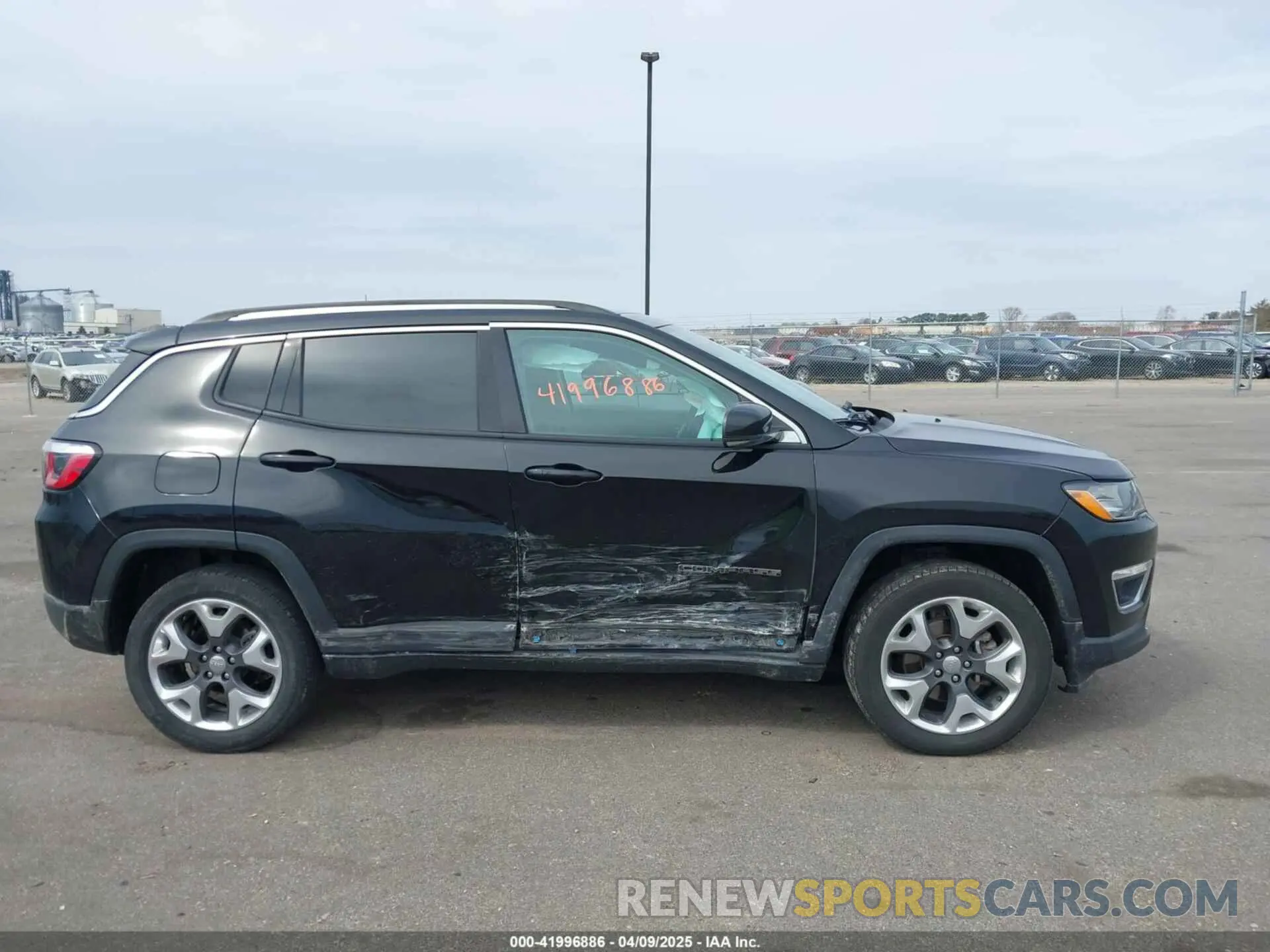 13 fotografías del automóvil dañado 3C4NJDCBXKT651567 JEEP COMPASS 2019