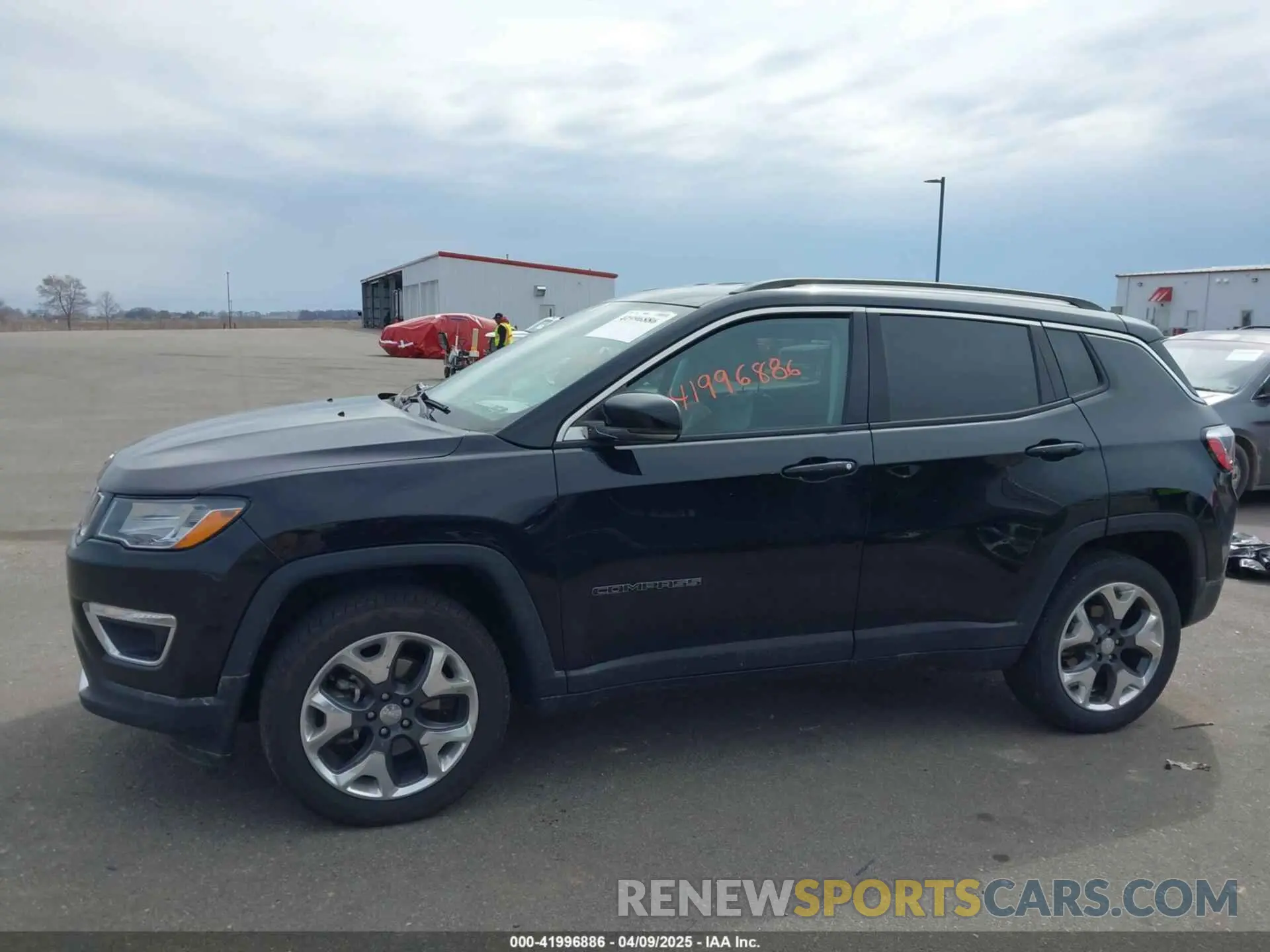 14 fotografías del automóvil dañado 3C4NJDCBXKT651567 JEEP COMPASS 2019