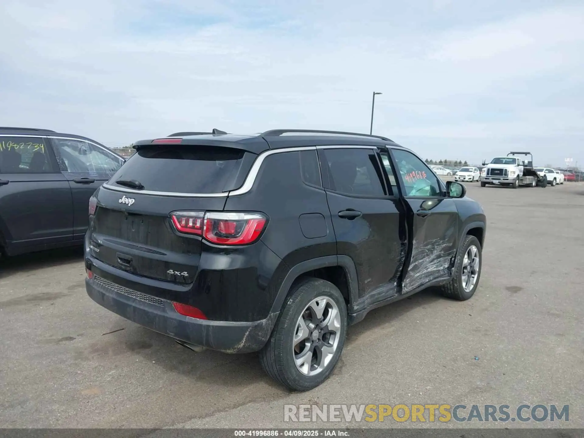 4 fotografías del automóvil dañado 3C4NJDCBXKT651567 JEEP COMPASS 2019