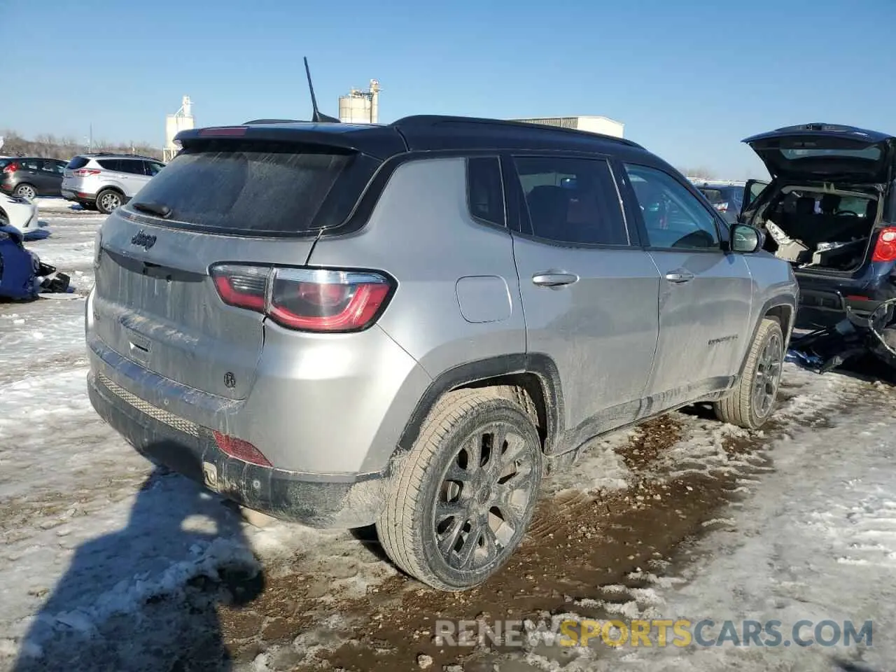 3 fotografías del automóvil dañado 3C4NJDCBXKT745237 JEEP COMPASS 2019