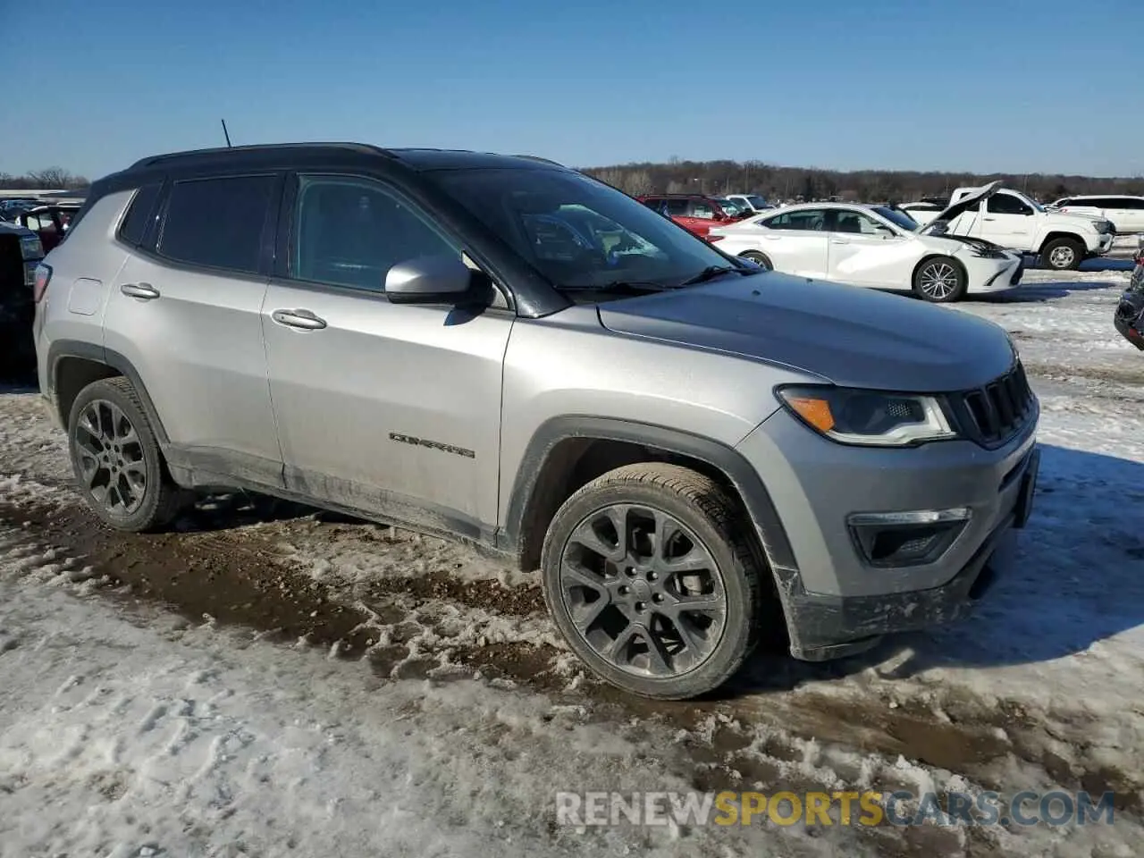 4 fotografías del automóvil dañado 3C4NJDCBXKT745237 JEEP COMPASS 2019