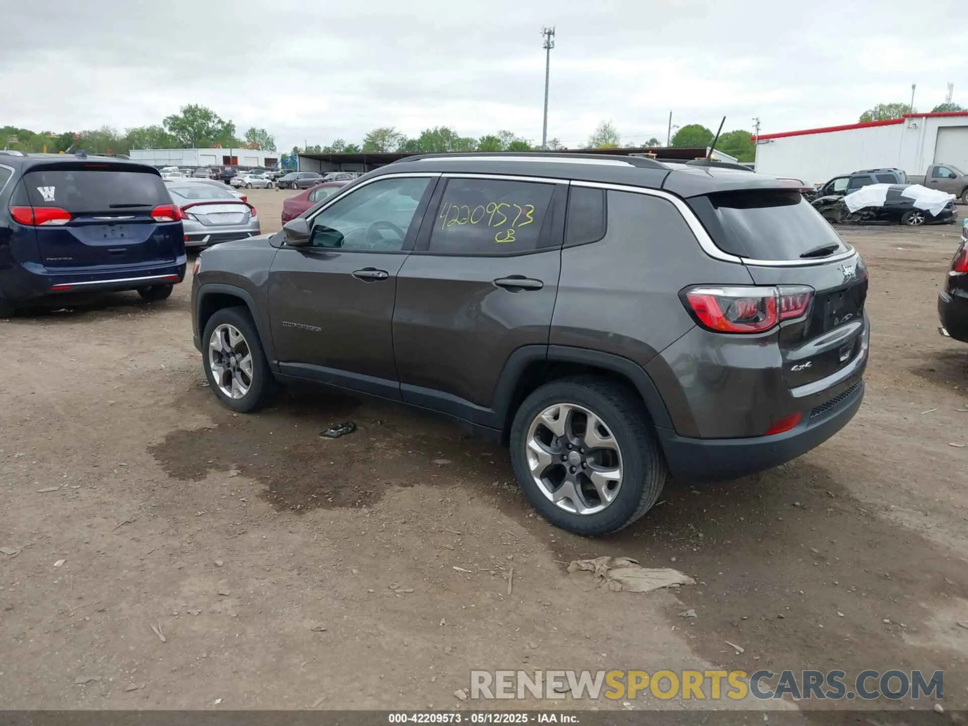 3 fotografías del automóvil dañado 3C4NJDCBXKT747585 JEEP COMPASS 2019