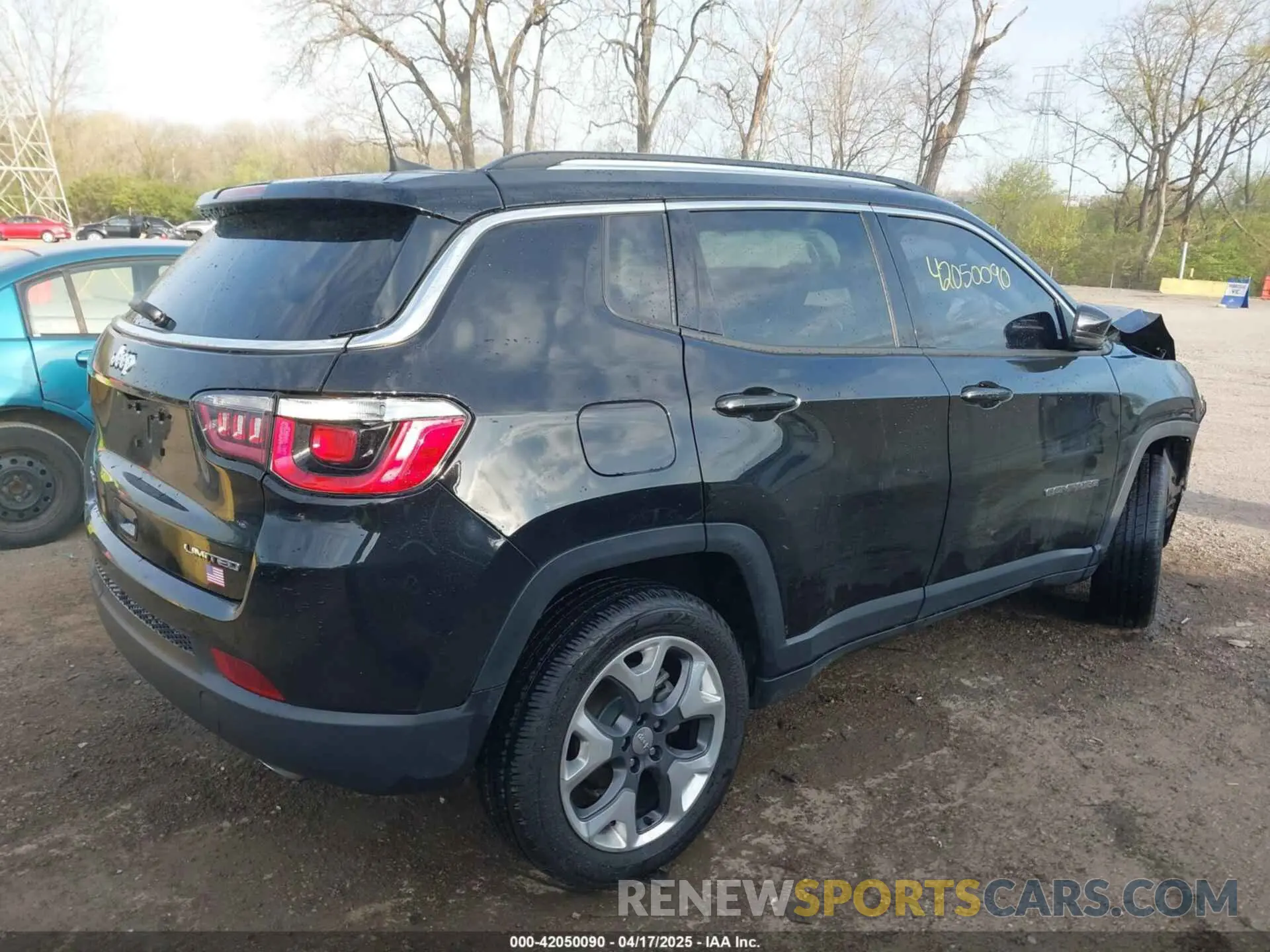 4 fotografías del automóvil dañado 3C4NJDCBXKT812466 JEEP COMPASS 2019