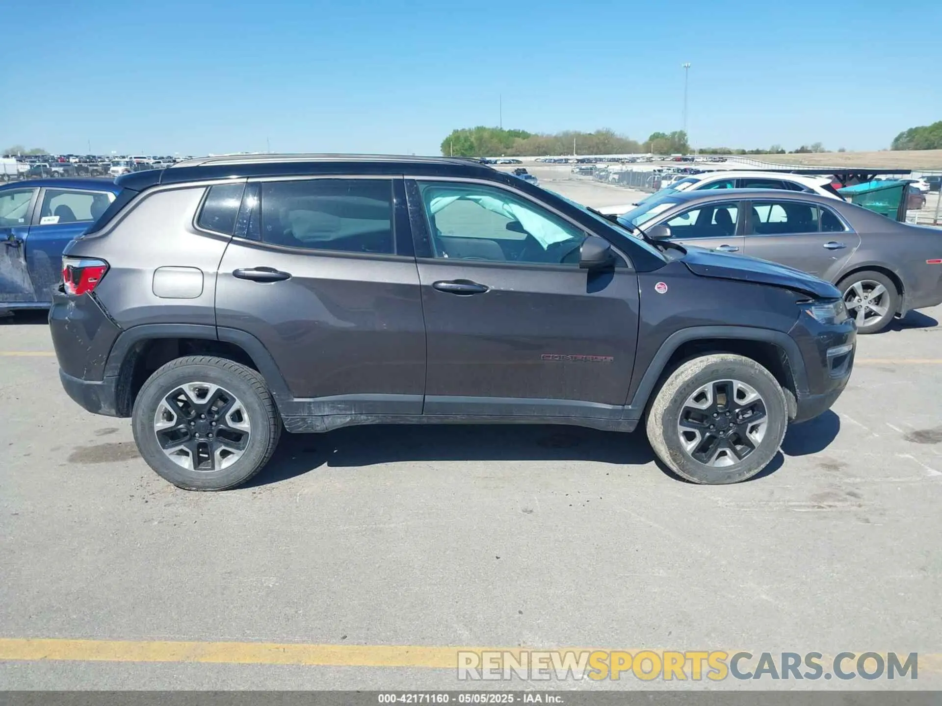 13 fotografías del automóvil dañado 3C4NJDDB0KT619337 JEEP COMPASS 2019
