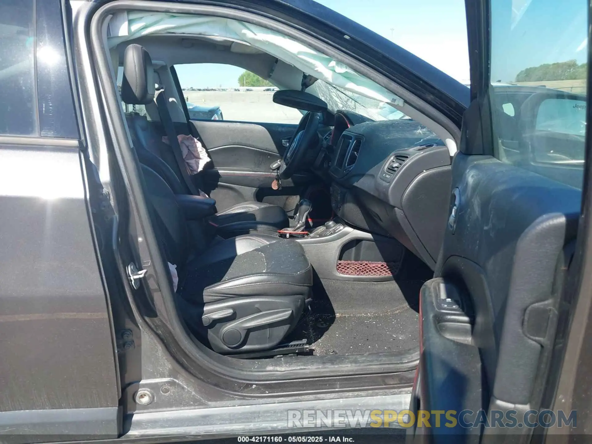 5 fotografías del automóvil dañado 3C4NJDDB0KT619337 JEEP COMPASS 2019