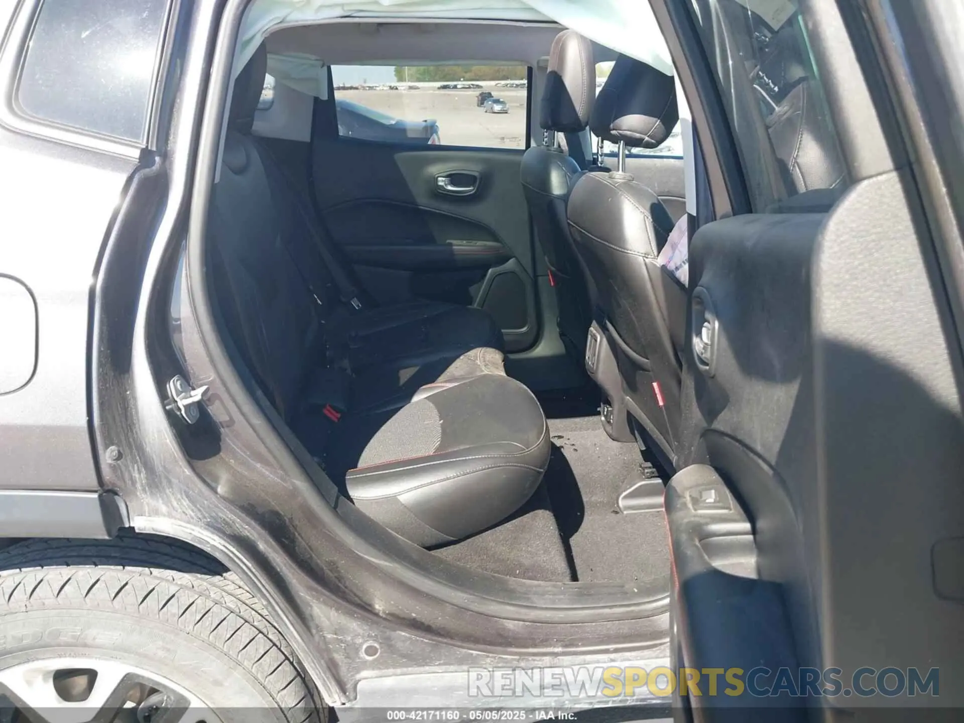 8 fotografías del automóvil dañado 3C4NJDDB0KT619337 JEEP COMPASS 2019