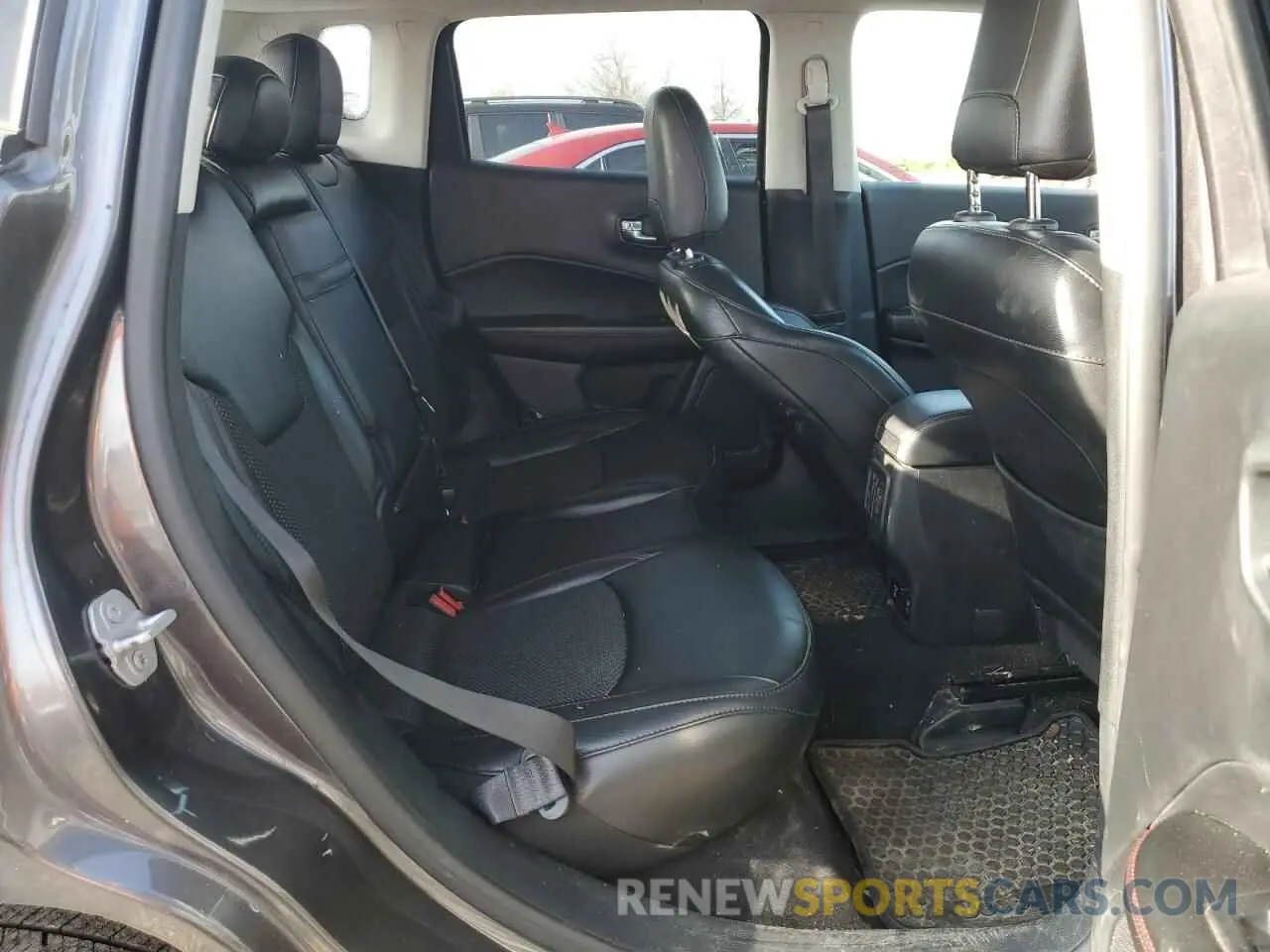 10 fotografías del automóvil dañado 3C4NJDDB0KT739946 JEEP COMPASS 2019