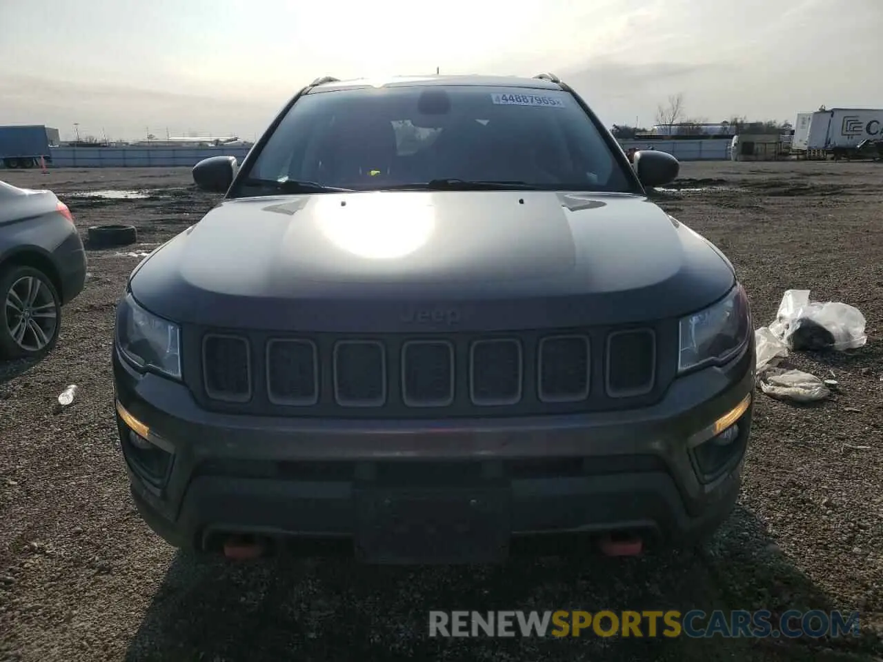 5 fotografías del automóvil dañado 3C4NJDDB0KT739946 JEEP COMPASS 2019