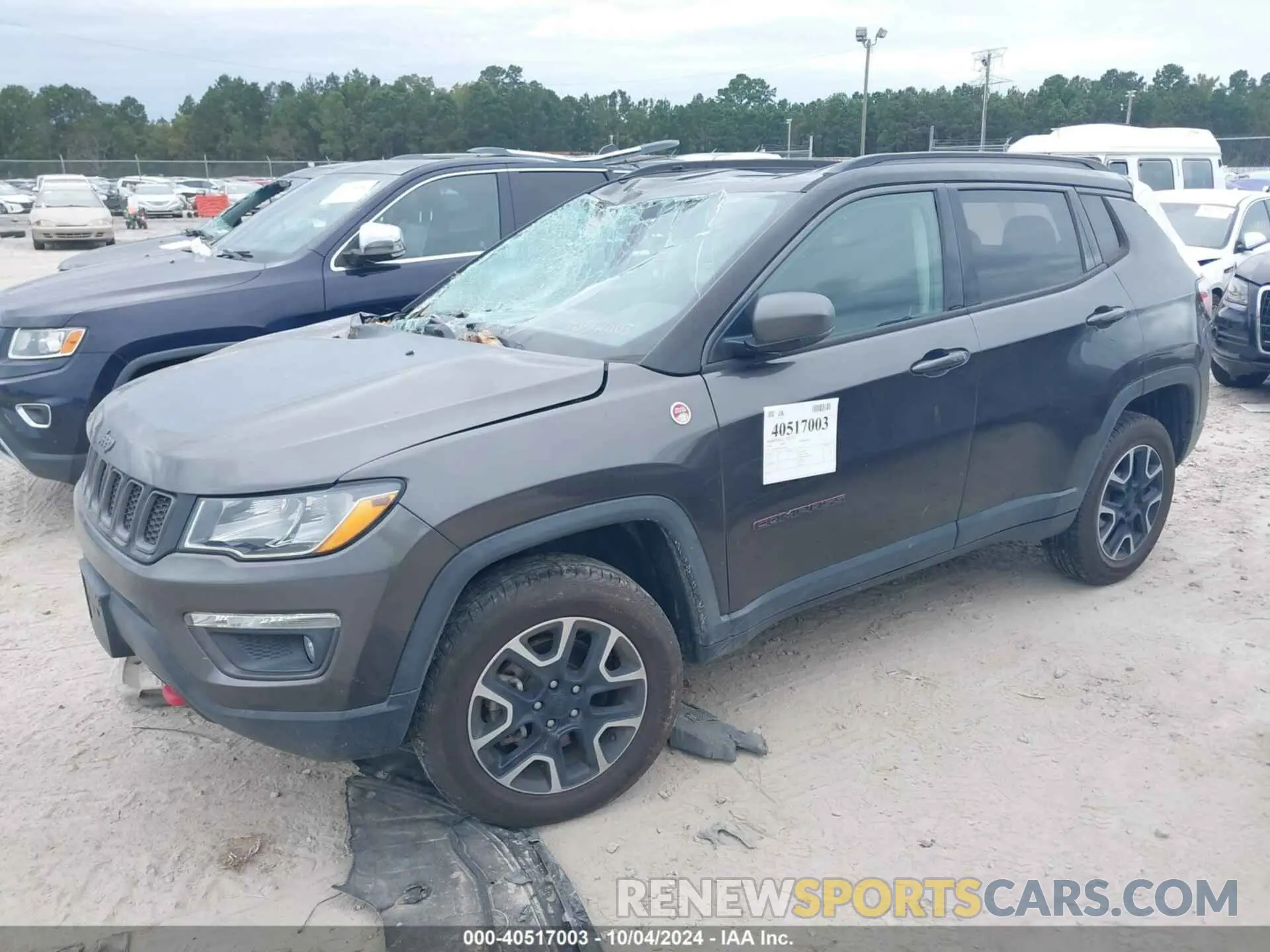 2 fotografías del automóvil dañado 3C4NJDDB1KT740099 JEEP COMPASS 2019