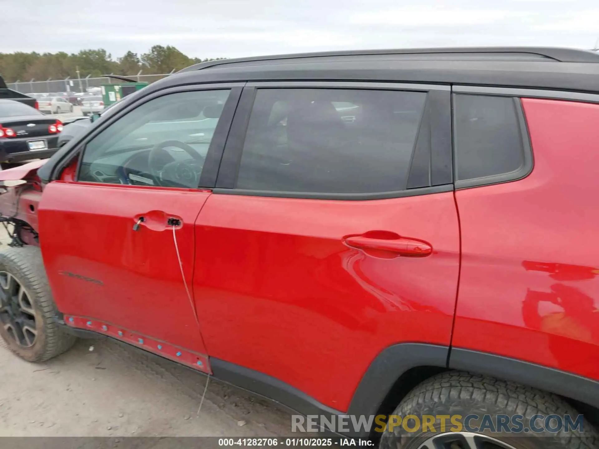 14 fotografías del automóvil dañado 3C4NJDDB1KT780585 JEEP COMPASS 2019