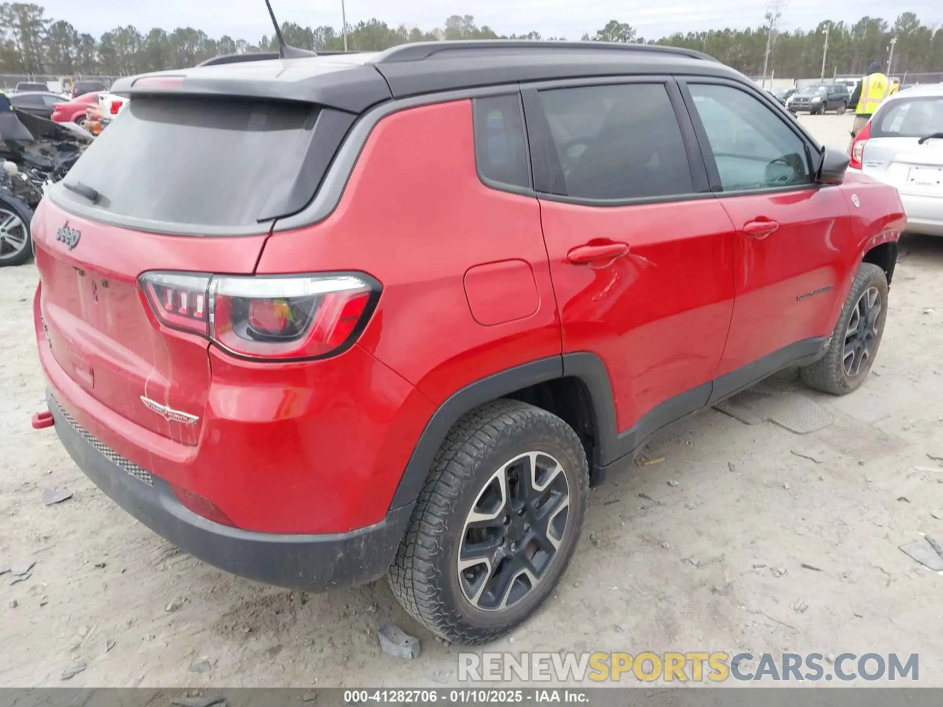 4 fotografías del automóvil dañado 3C4NJDDB1KT780585 JEEP COMPASS 2019