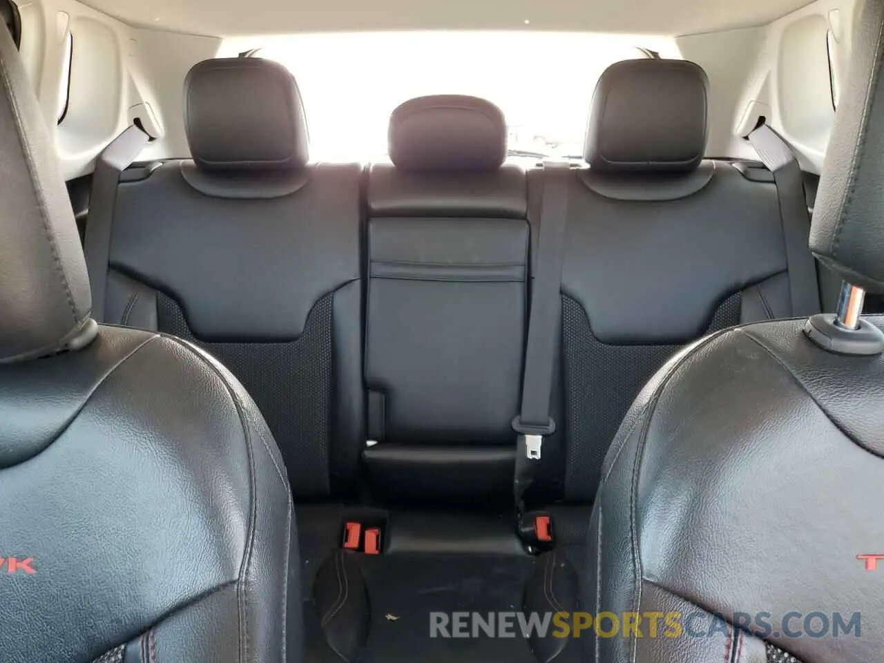 10 fotografías del automóvil dañado 3C4NJDDB2KT739673 JEEP COMPASS 2019