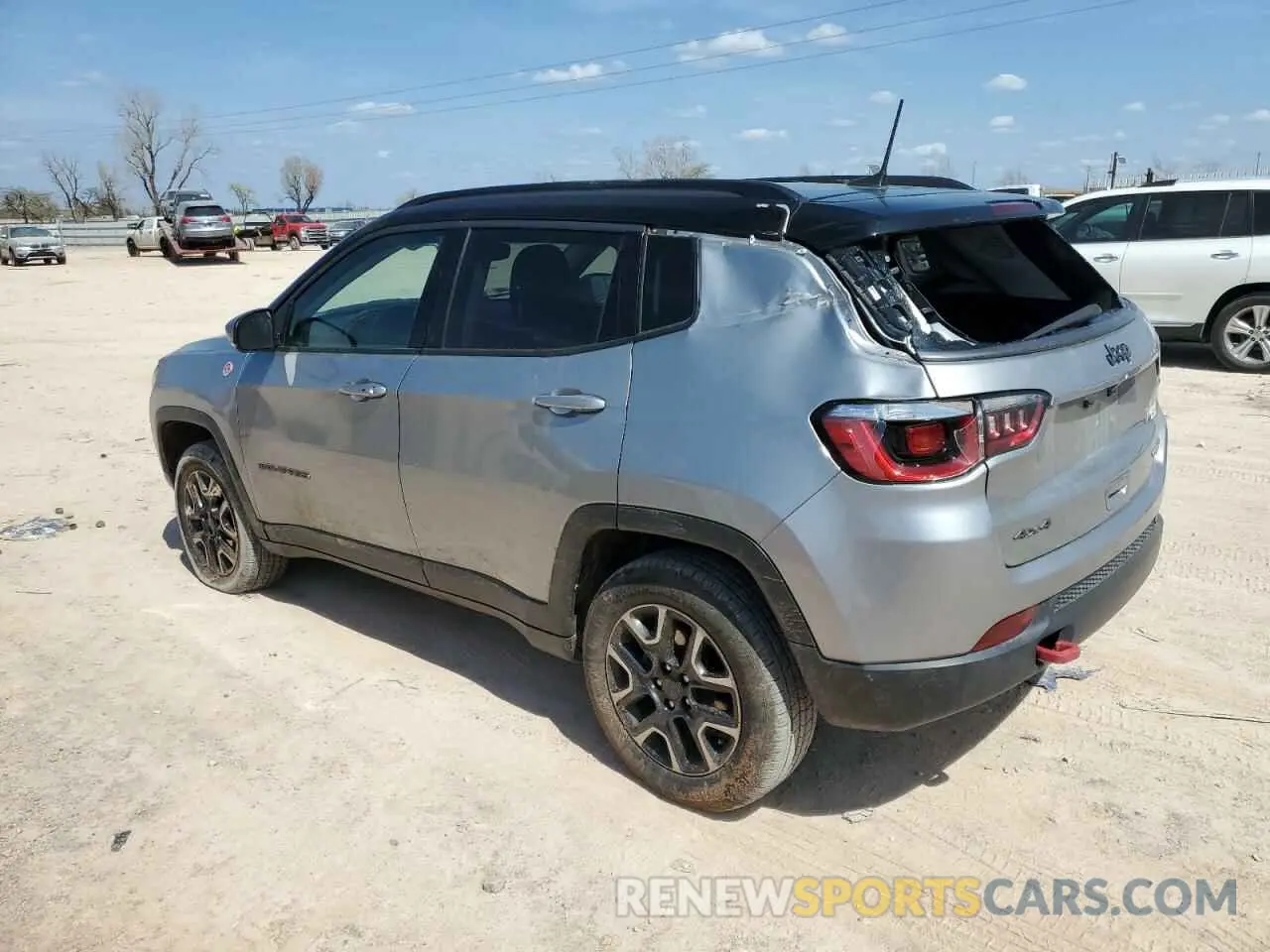 2 fotografías del automóvil dañado 3C4NJDDB2KT739673 JEEP COMPASS 2019