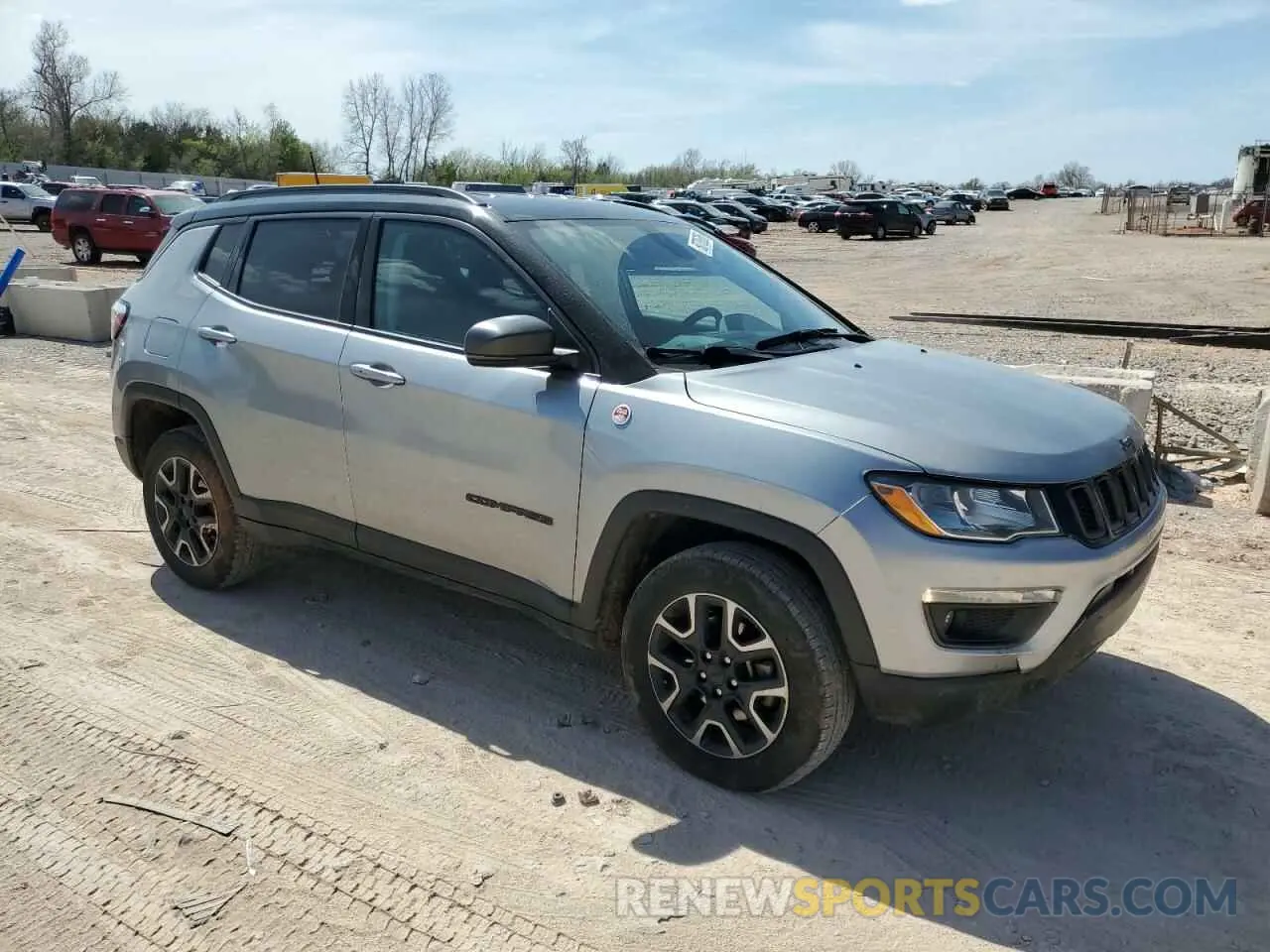 4 fotografías del automóvil dañado 3C4NJDDB2KT739673 JEEP COMPASS 2019