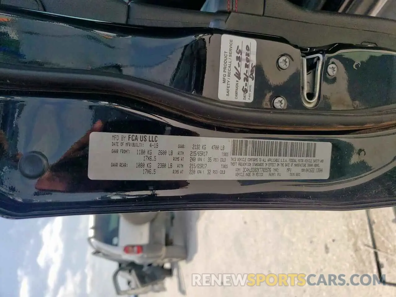 12 fotografías del automóvil dañado 3C4NJDDB2KT765576 JEEP COMPASS 2019