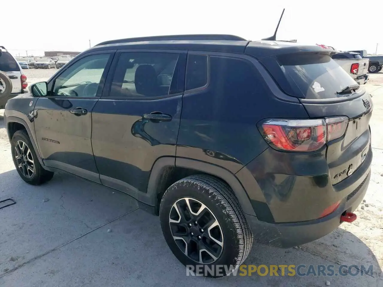 2 fotografías del automóvil dañado 3C4NJDDB2KT765576 JEEP COMPASS 2019