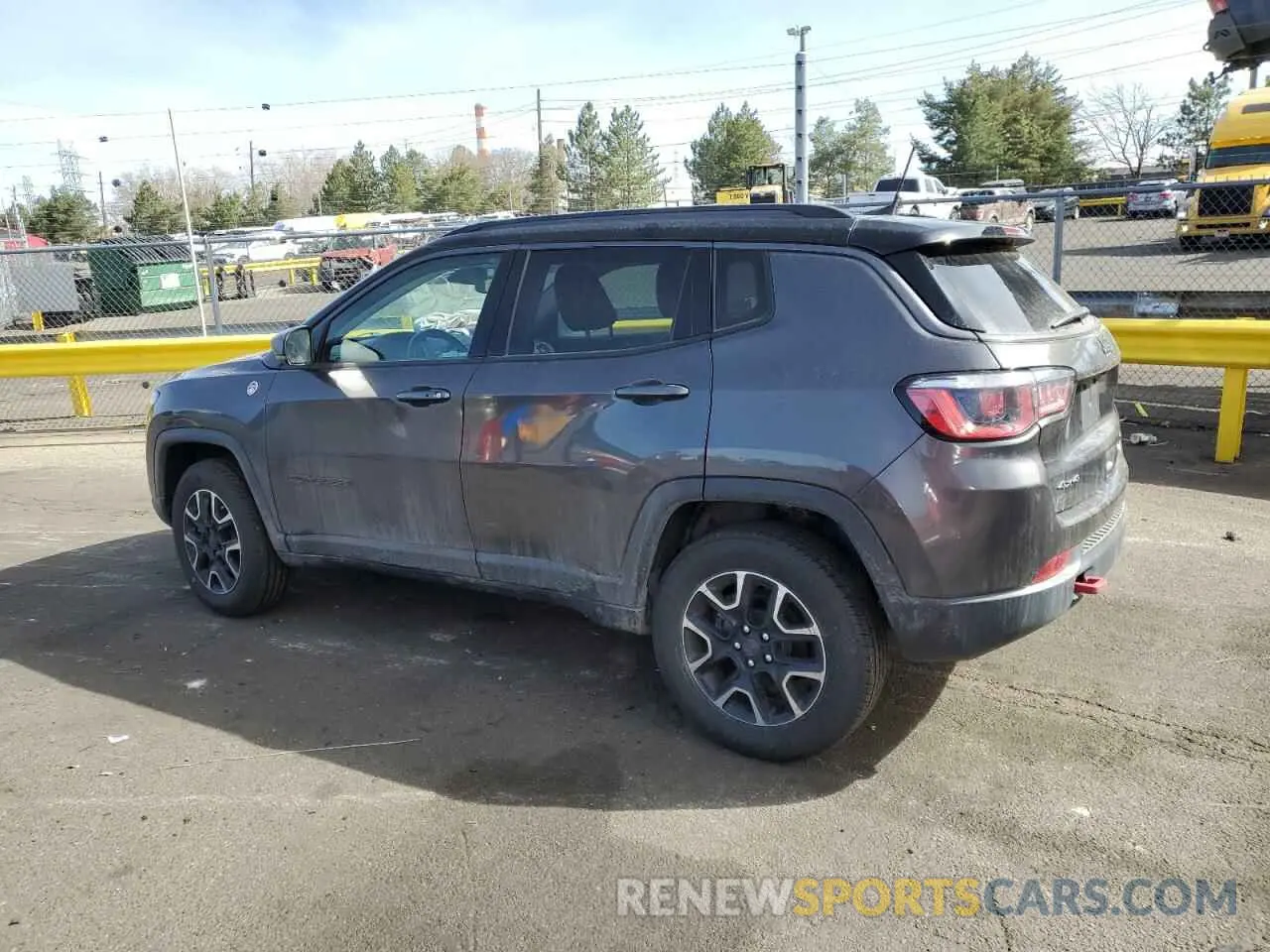 2 fotografías del automóvil dañado 3C4NJDDB2KT799842 JEEP COMPASS 2019