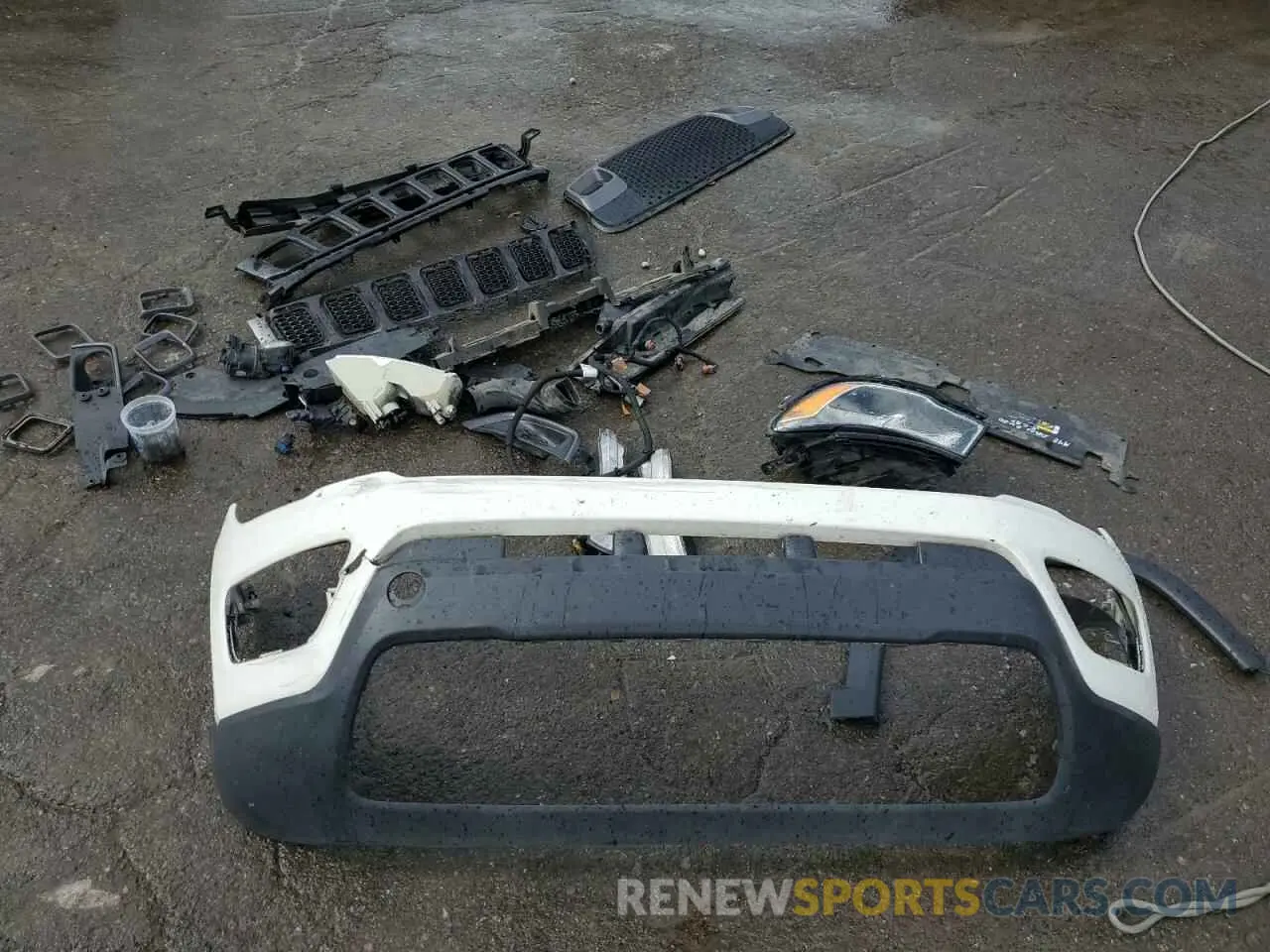 12 fotografías del automóvil dañado 3C4NJDDB3KT594983 JEEP COMPASS 2019