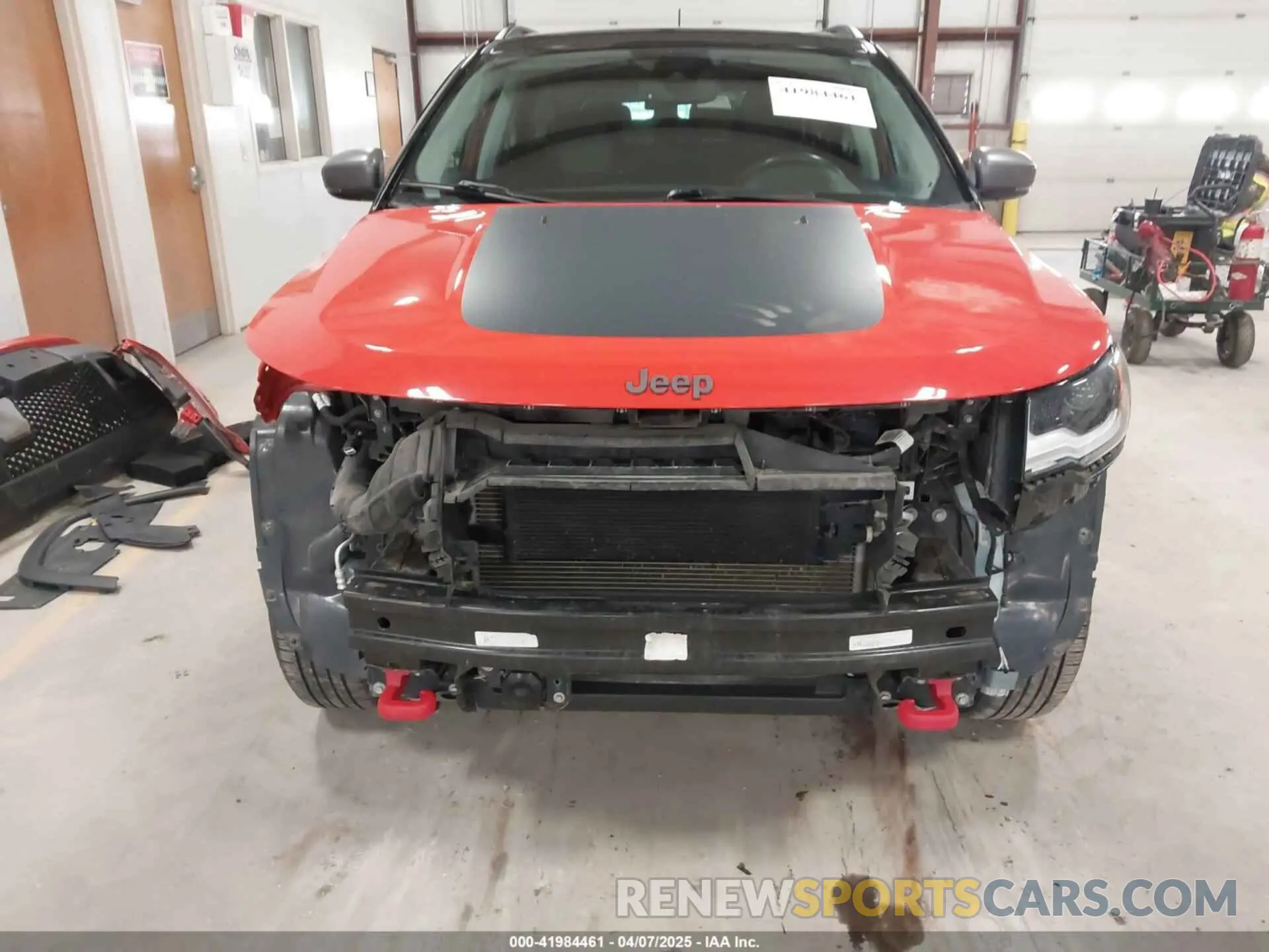 13 fotografías del automóvil dañado 3C4NJDDB3KT727726 JEEP COMPASS 2019