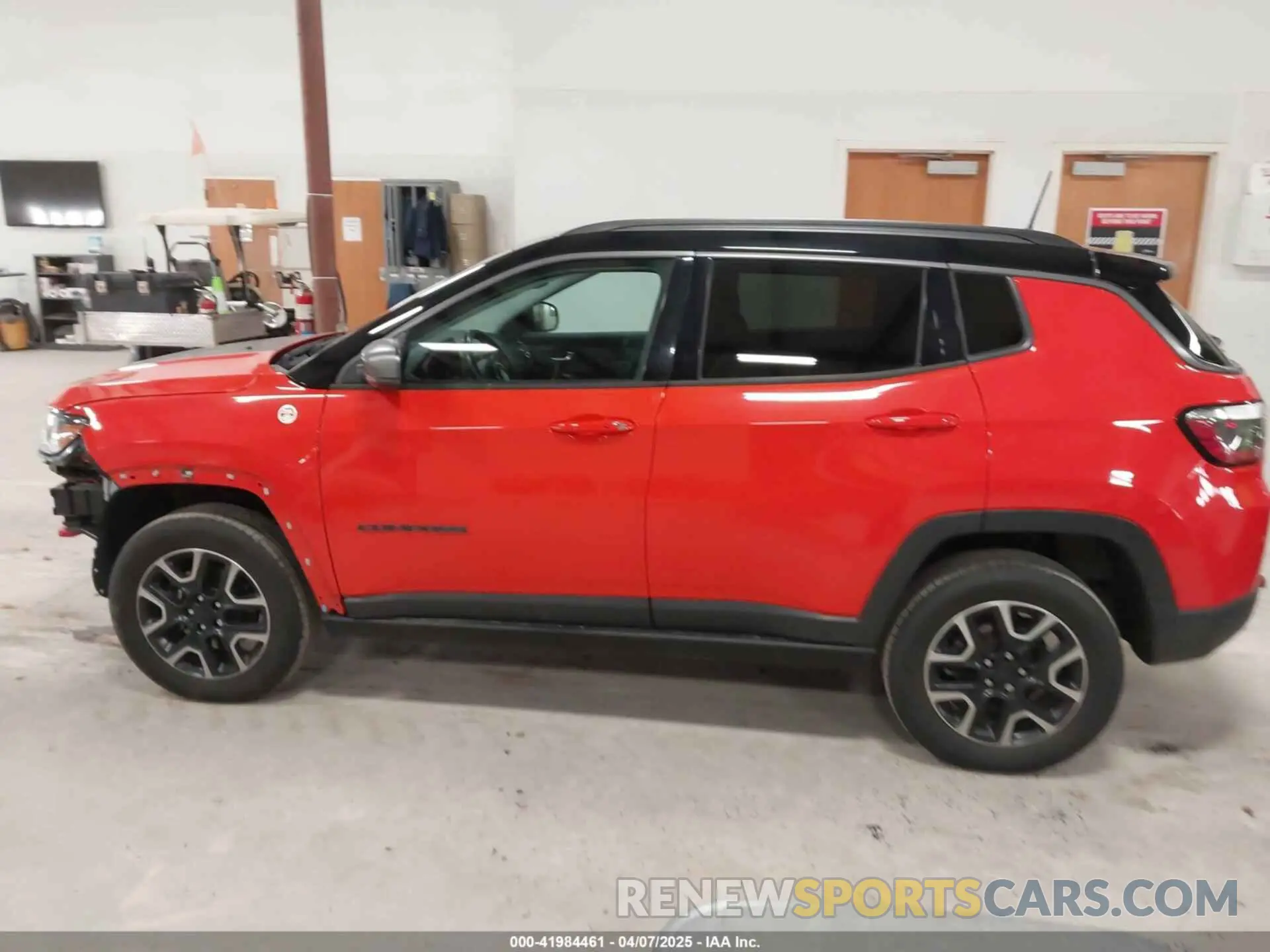 15 fotografías del automóvil dañado 3C4NJDDB3KT727726 JEEP COMPASS 2019