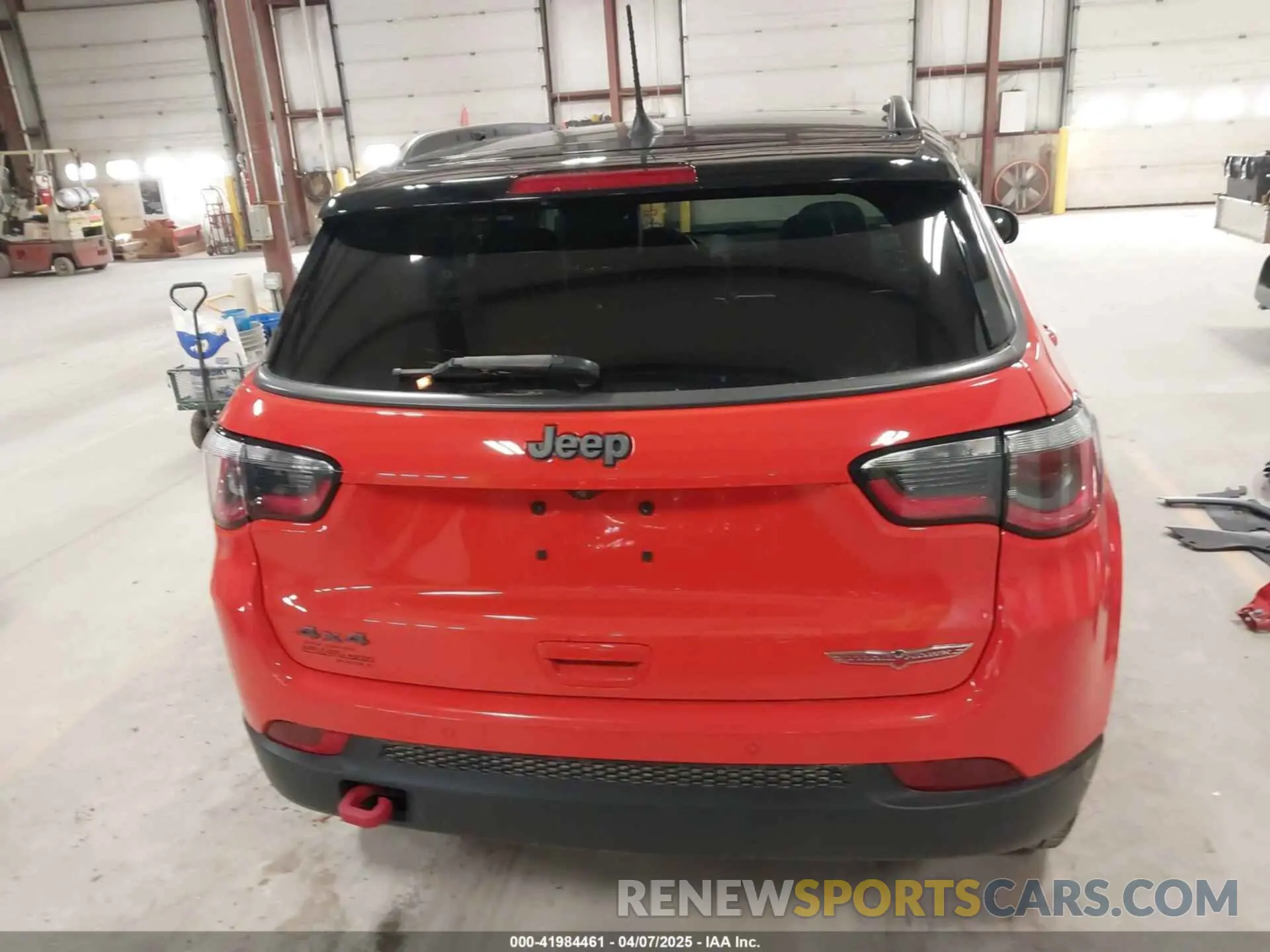 17 fotografías del automóvil dañado 3C4NJDDB3KT727726 JEEP COMPASS 2019