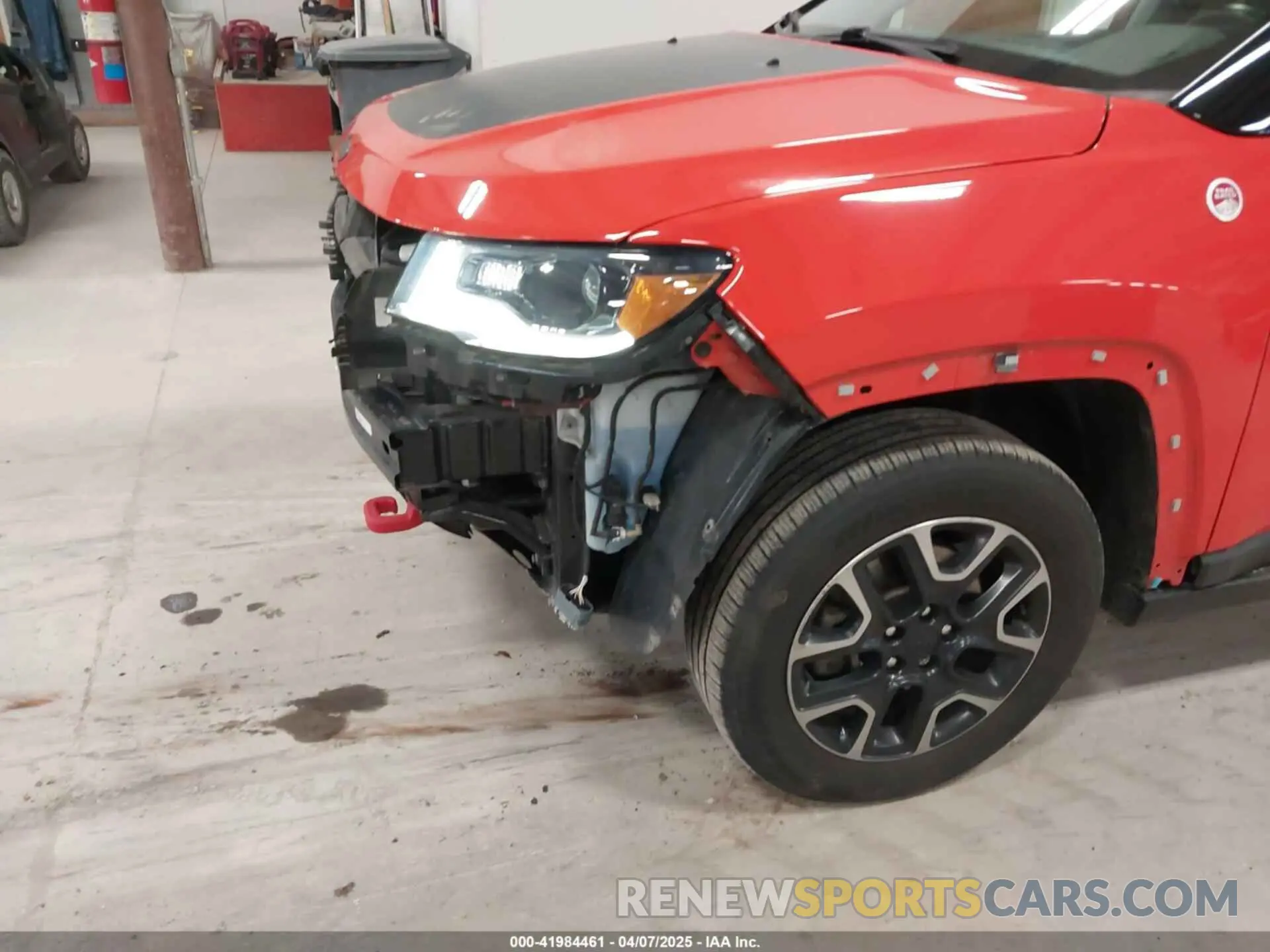 19 fotografías del automóvil dañado 3C4NJDDB3KT727726 JEEP COMPASS 2019