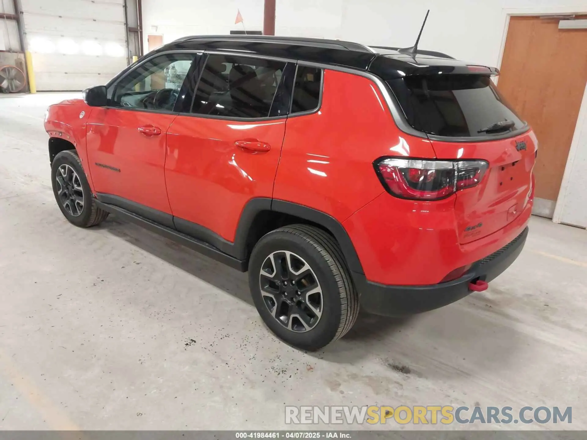 3 fotografías del automóvil dañado 3C4NJDDB3KT727726 JEEP COMPASS 2019
