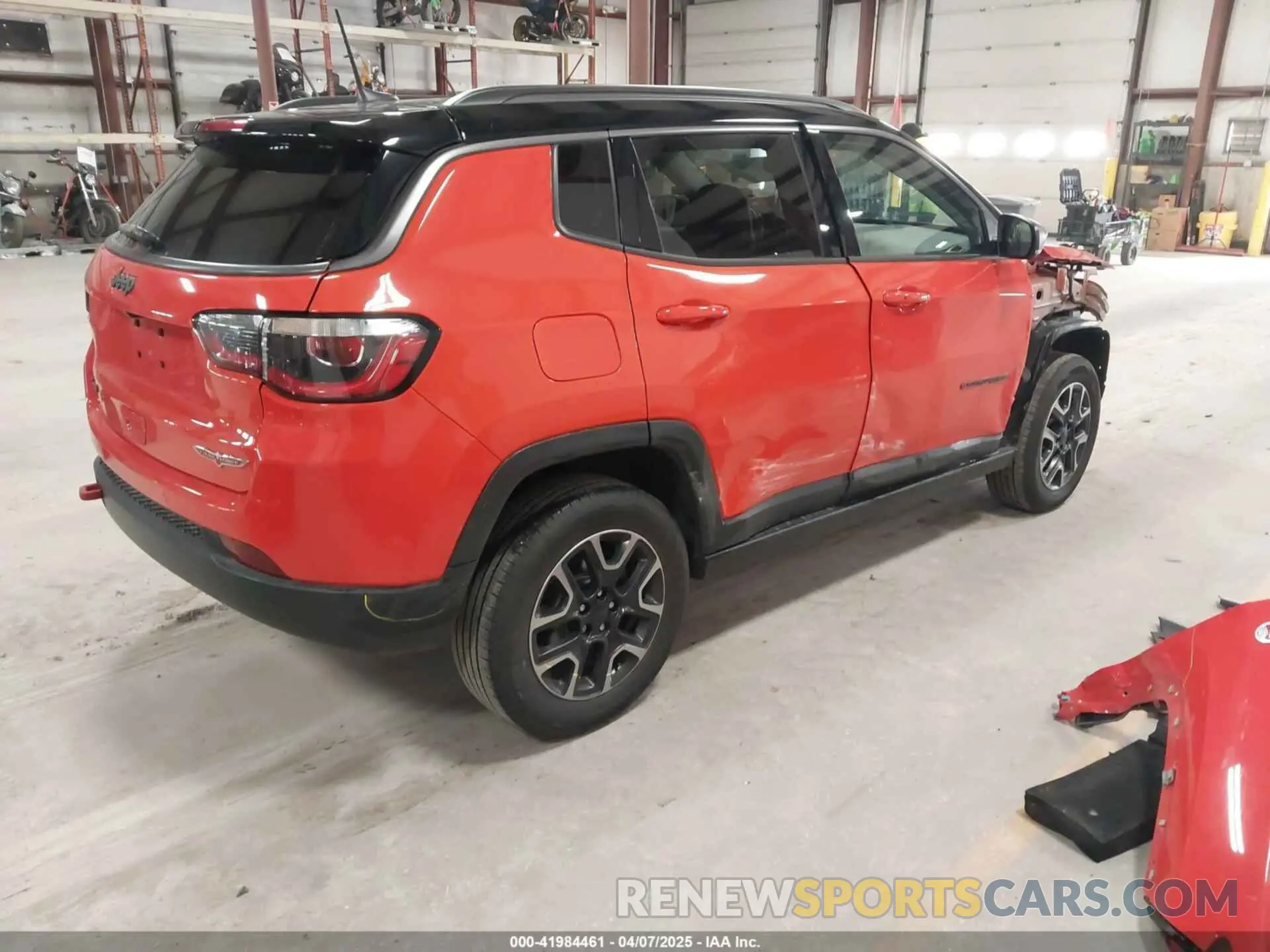 4 fotografías del automóvil dañado 3C4NJDDB3KT727726 JEEP COMPASS 2019