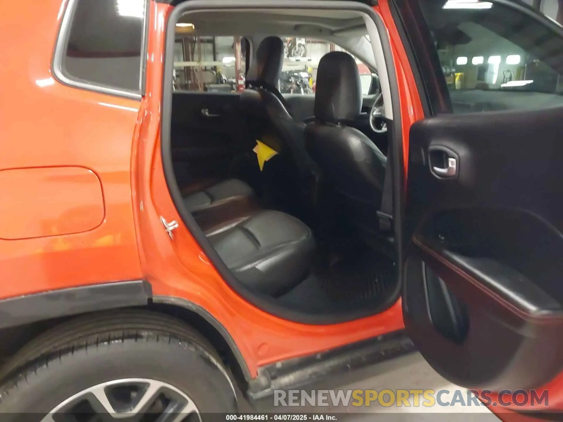 8 fotografías del automóvil dañado 3C4NJDDB3KT727726 JEEP COMPASS 2019