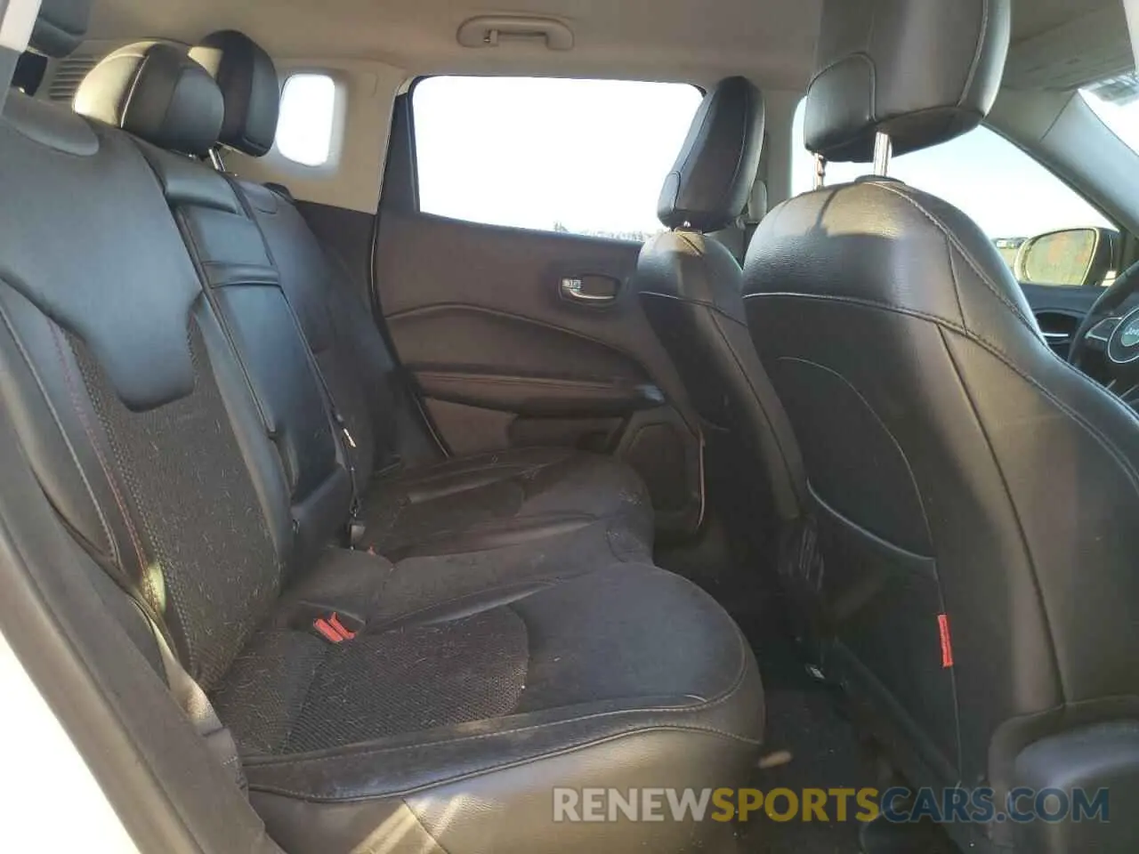 11 fotografías del automóvil dañado 3C4NJDDB3KT733154 JEEP COMPASS 2019