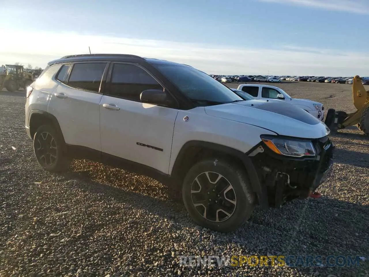 4 fotografías del automóvil dañado 3C4NJDDB3KT733154 JEEP COMPASS 2019