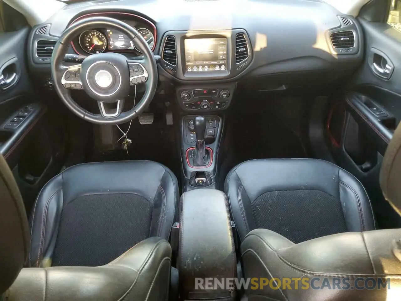 8 fotografías del automóvil dañado 3C4NJDDB3KT733154 JEEP COMPASS 2019