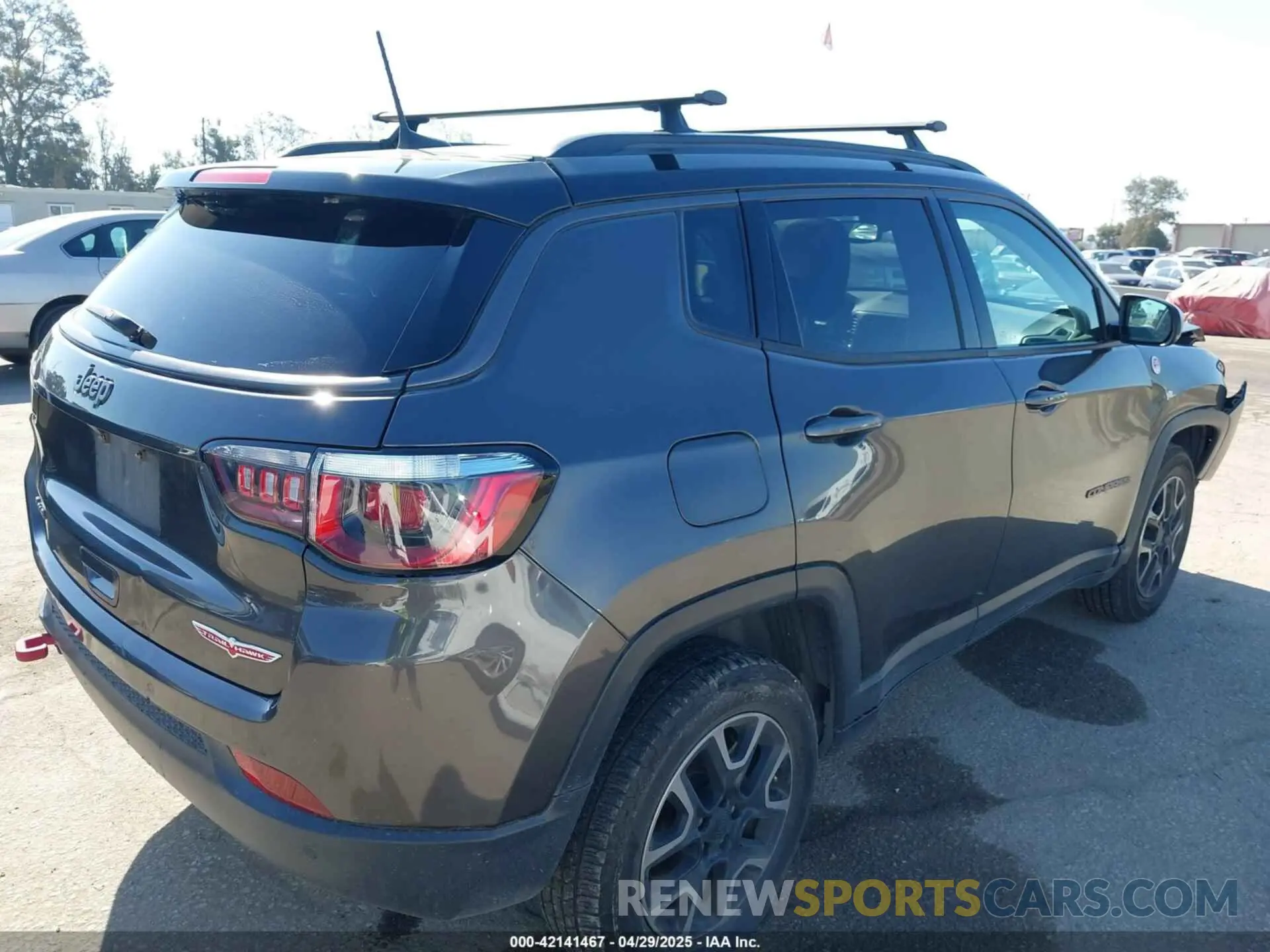 4 fotografías del automóvil dañado 3C4NJDDB3KT759849 JEEP COMPASS 2019