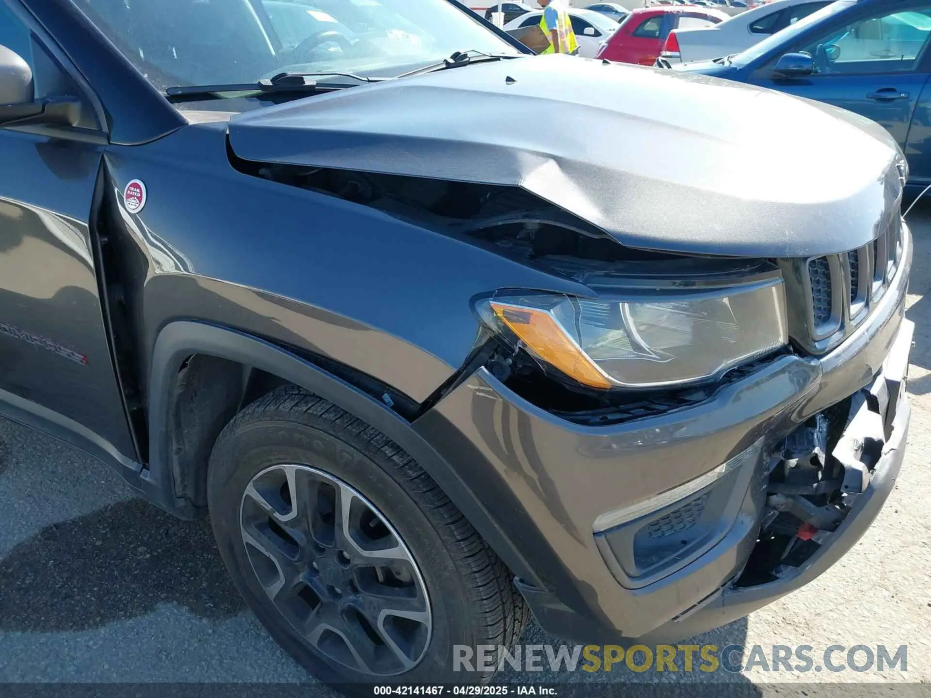6 fotografías del automóvil dañado 3C4NJDDB3KT759849 JEEP COMPASS 2019